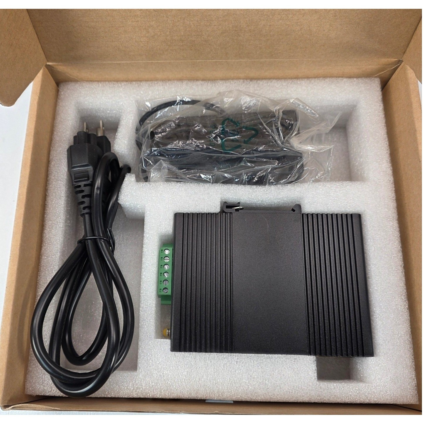 Binardat 5 Port Fast Ethernet Industrial Switch INF05-041F DIN Rail Mount NEW