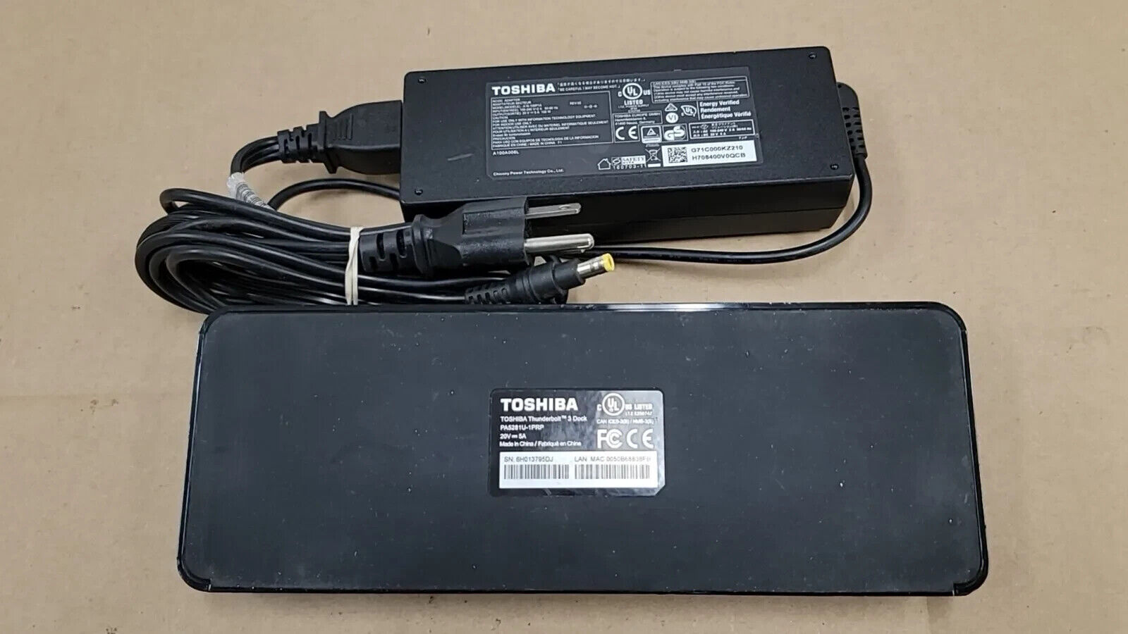 Toshiba Thunderbolt 3 Dock PA5281U-1PRP USB 3.0 Docking Station with 20V 5A ac
