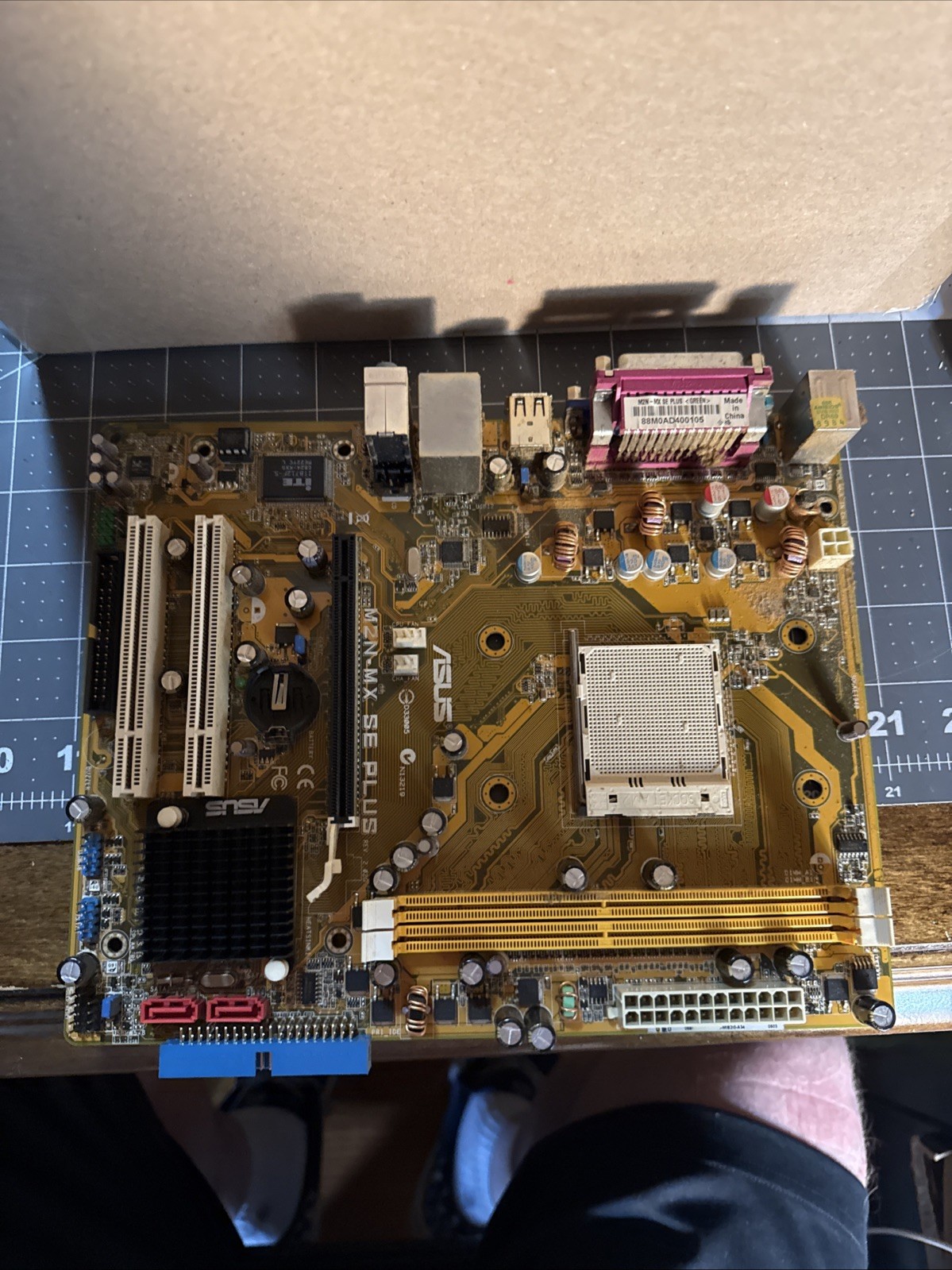 ASUS M2N-MX SE PLUS Motherboard Socket AM2/AM2+ DDR2 Micro ATX Untested