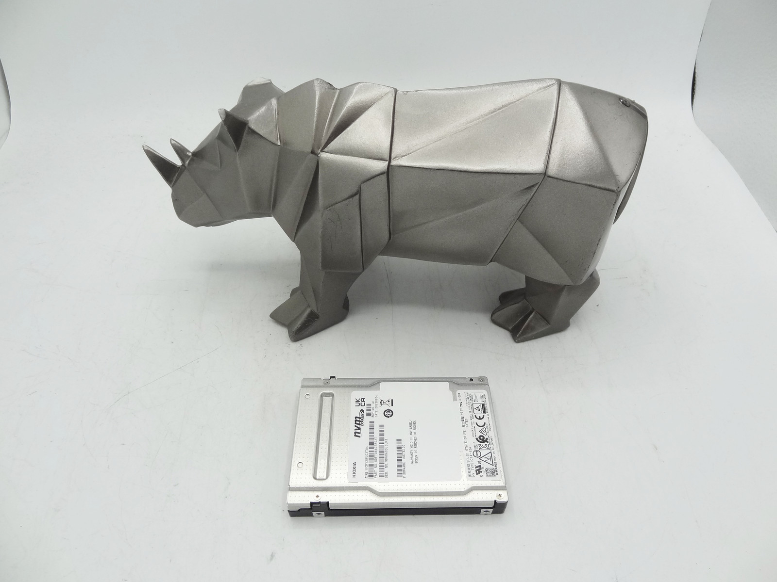 Kioxia KCMYXRUG3T84 3.84TB U.3 GEN 5.0 U.3 CM7-R NVMe