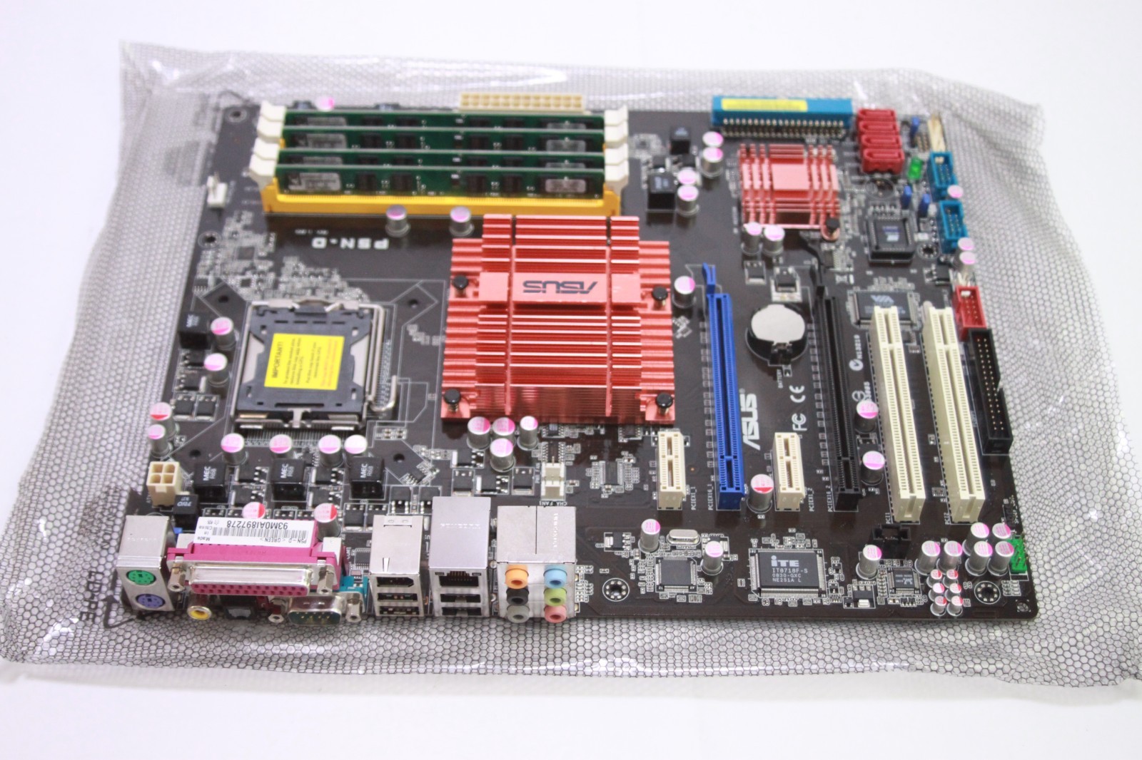 Asus P5N-D ATX motherboard with Core 2 Duo 6700 CPU READ