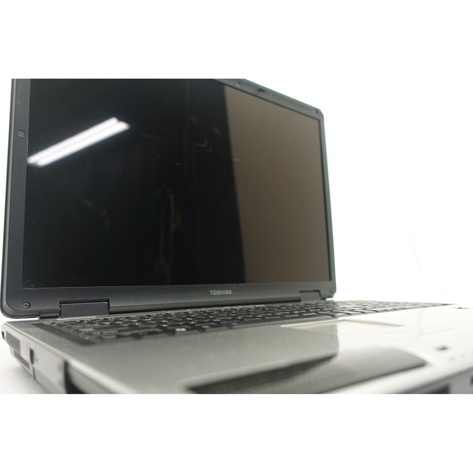 Vintage Toshiba Satellite 17" P105 Retro Gaming Rig 2gb 160GB 1.66GHz Win XP SP3