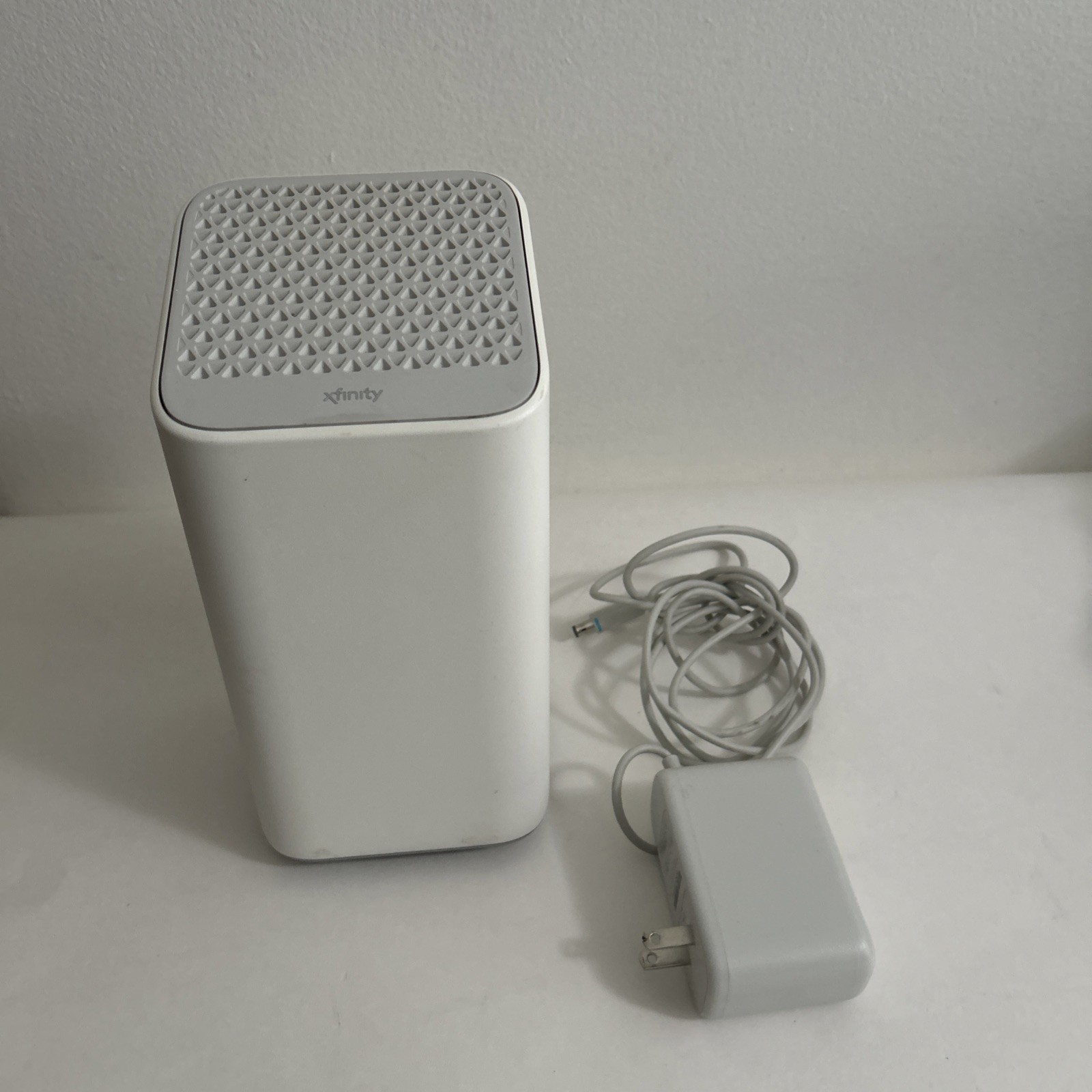 Comcast Xfinity XB7-T GIGABIT Modem WiFi Router With Power Cord - UNTESTED