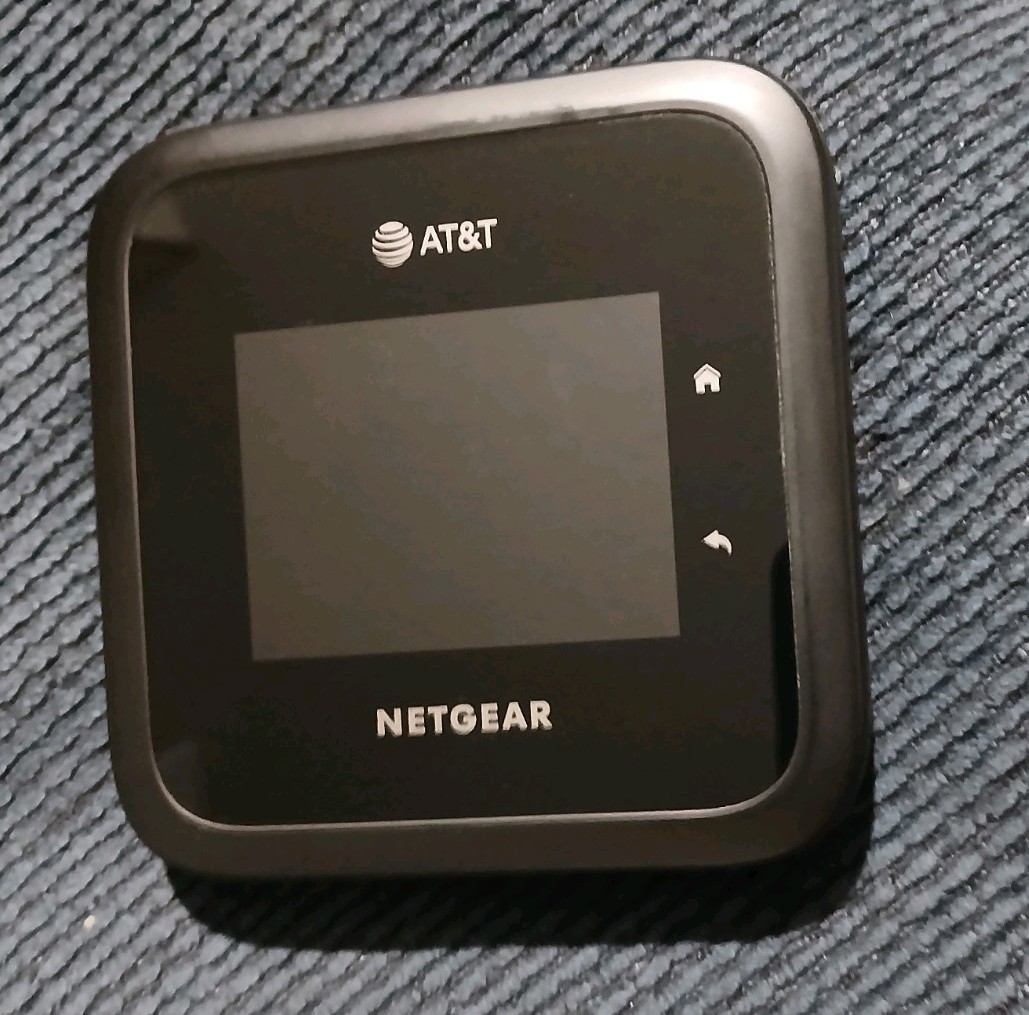 NETGEAR Nighthawk M6 Pro 5G Mobile Hotspot Router (MR6500) Excellent Condition 