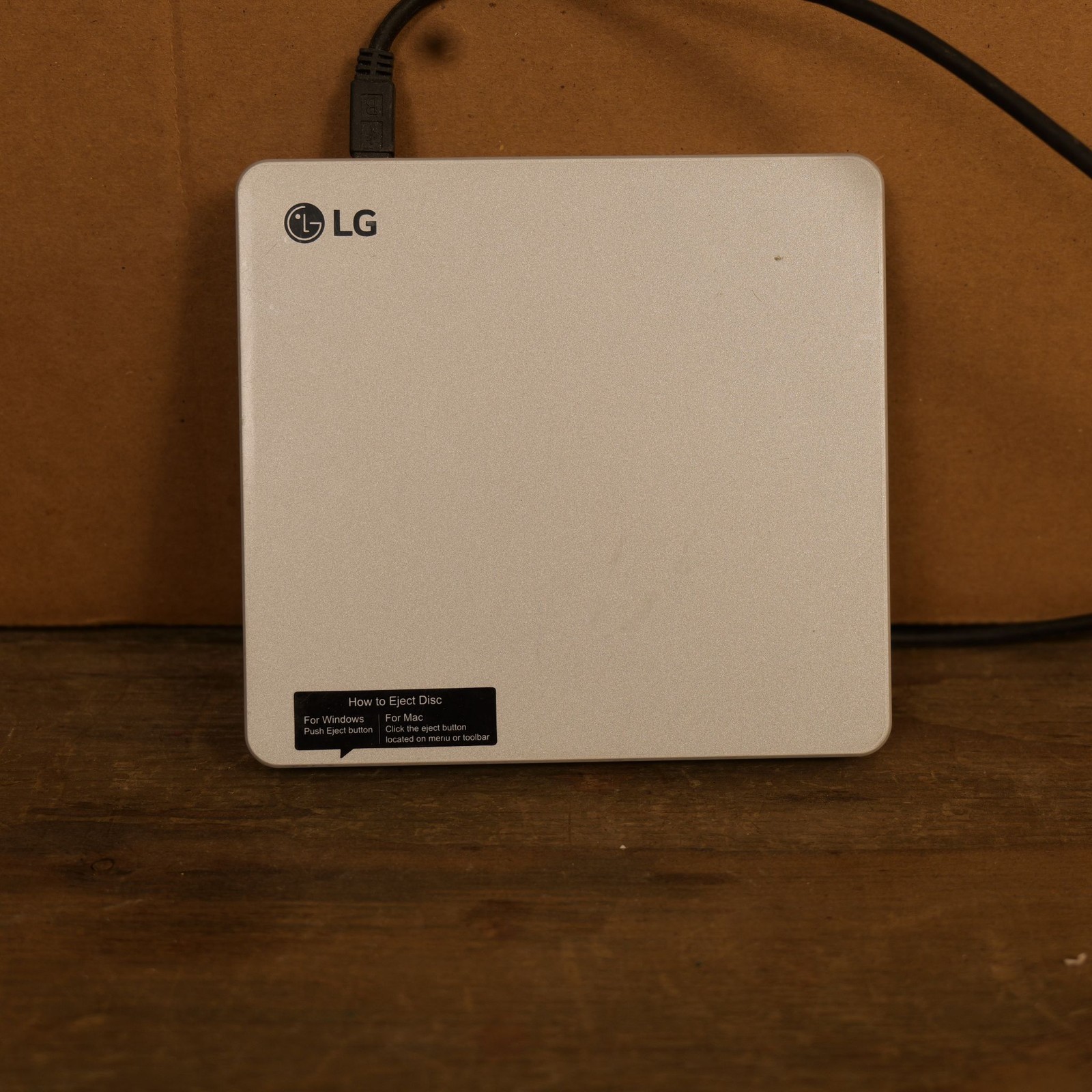 LG Slim Portable DVD Writer External USB AP70NS50 Silver Optical Drive for Mac