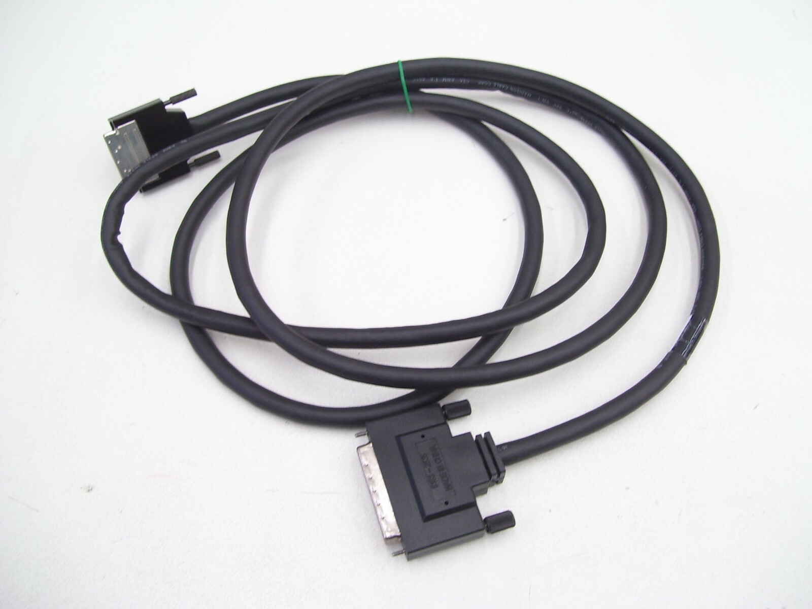  HP 5183-2675 C2362B EXTERNAL HD68 TO VHDCI 68-PIN HD SCSI CABLE 2.5M GENUINE