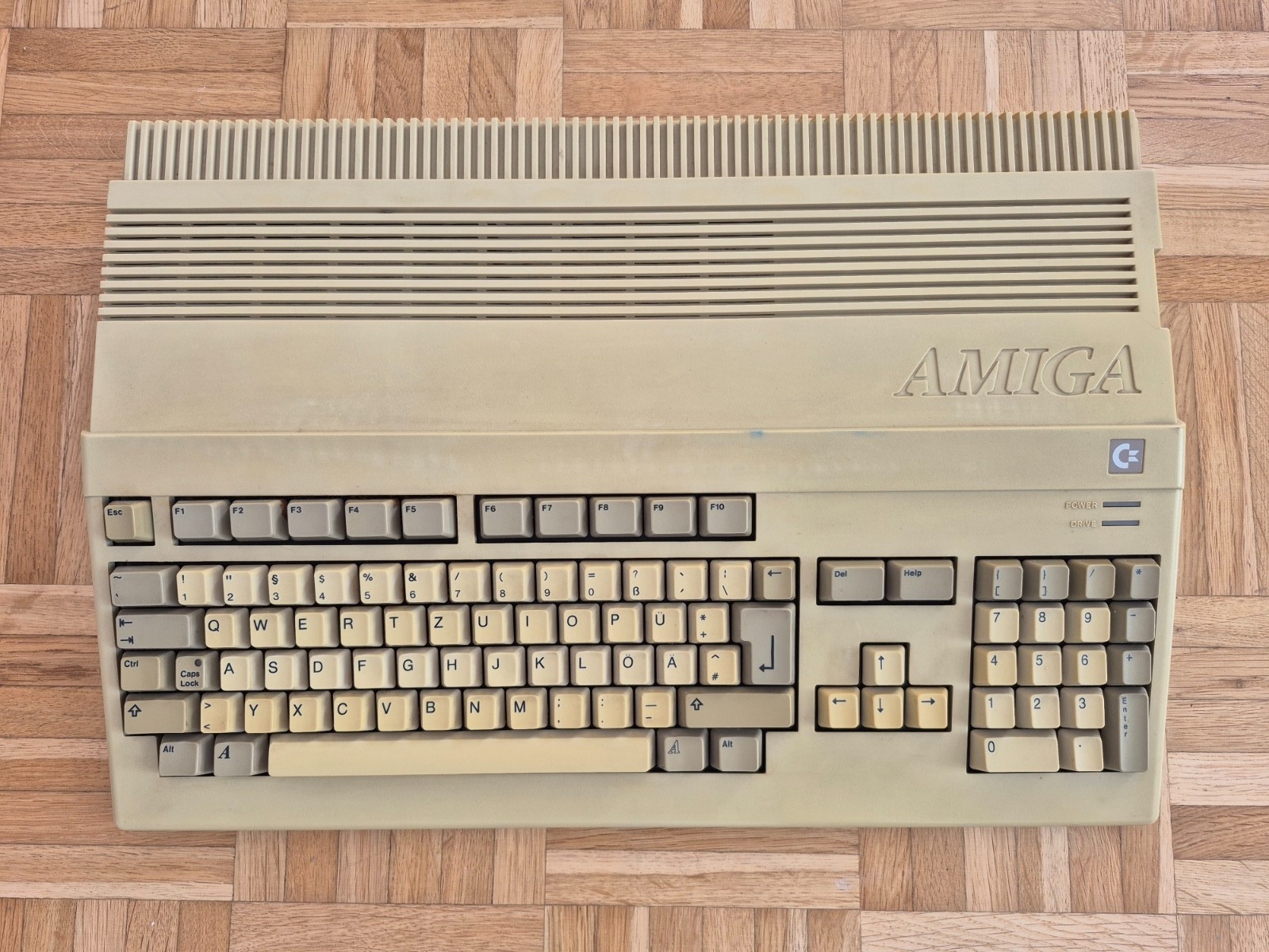 ✅ Case + Keyboard Commodore Amiga ⭐ Good Condition ⭐ No Motherboard ⚡️