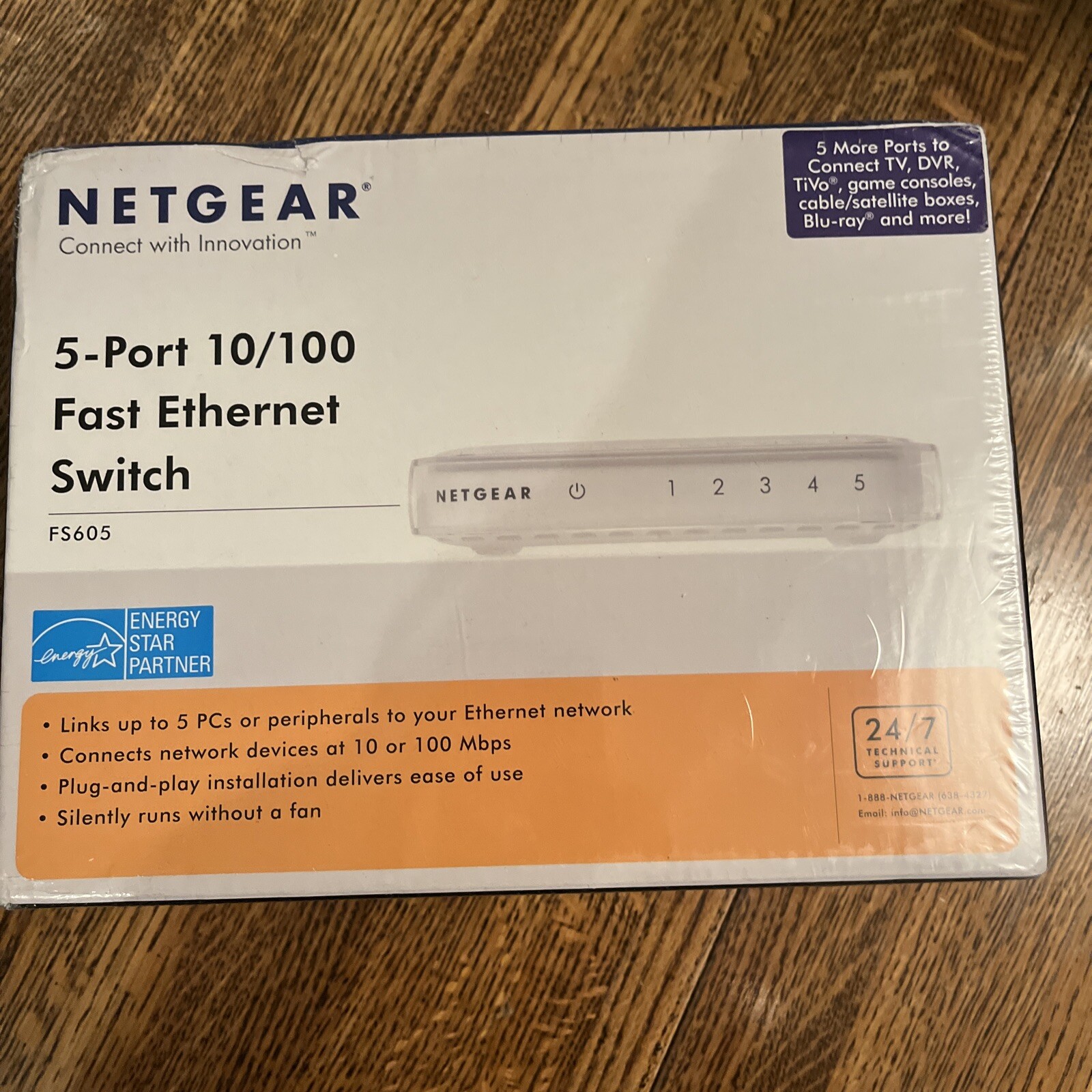 NEW Sealed NETGEAR FS605 5-Port 10/100 Fast Ethernet Switch