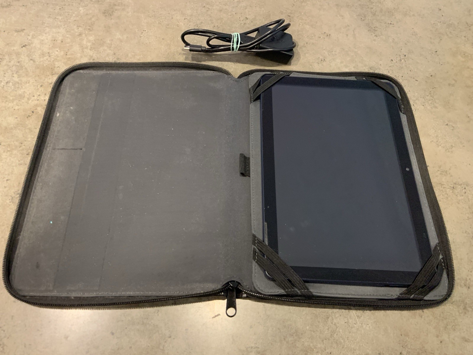 Onn. Tablet with Case And Charger Model 100011886 Gen 2 Works
