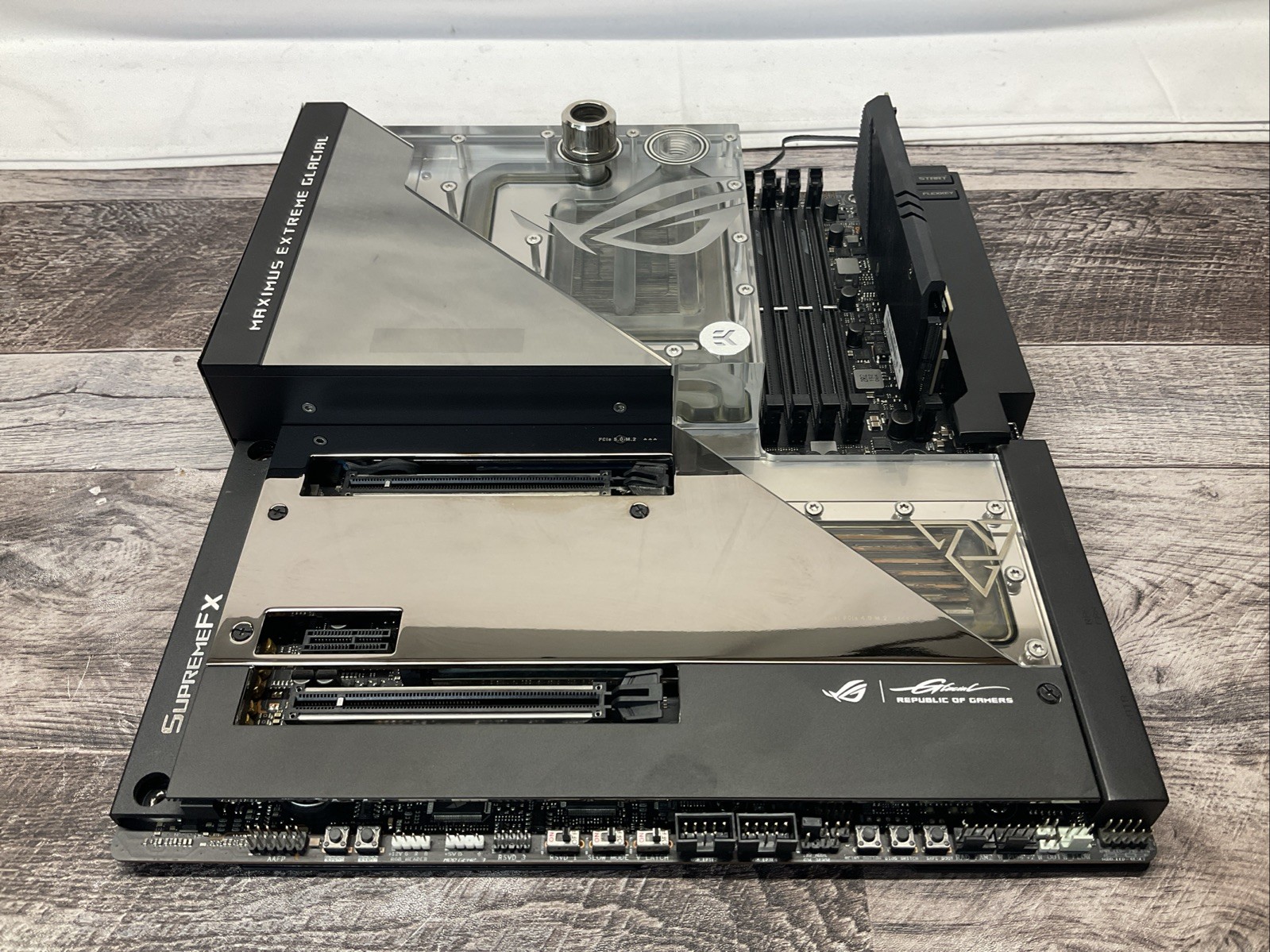 🖥️ ASUS ROG MAXIMUS Z690 EXTREME GLACIAL LGA1700 DDR5 Motherboard / B3N