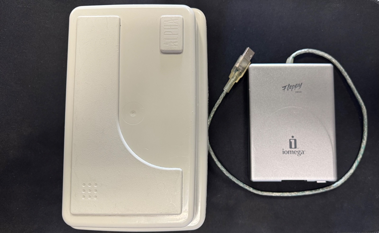 Untested Iomega Floppy USB Drive External 3.5" Diskette Reader  PC w/ case