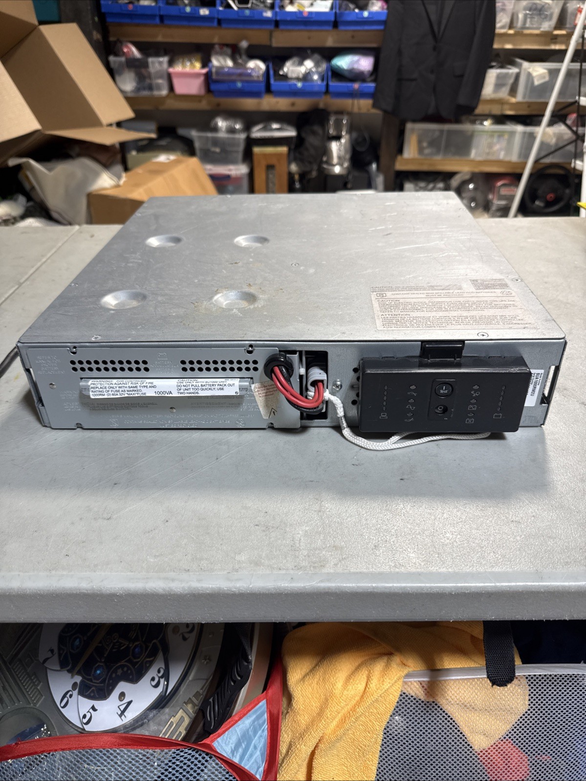 APC SUA1000RM2U uninterruptible power For Parts -No Battery