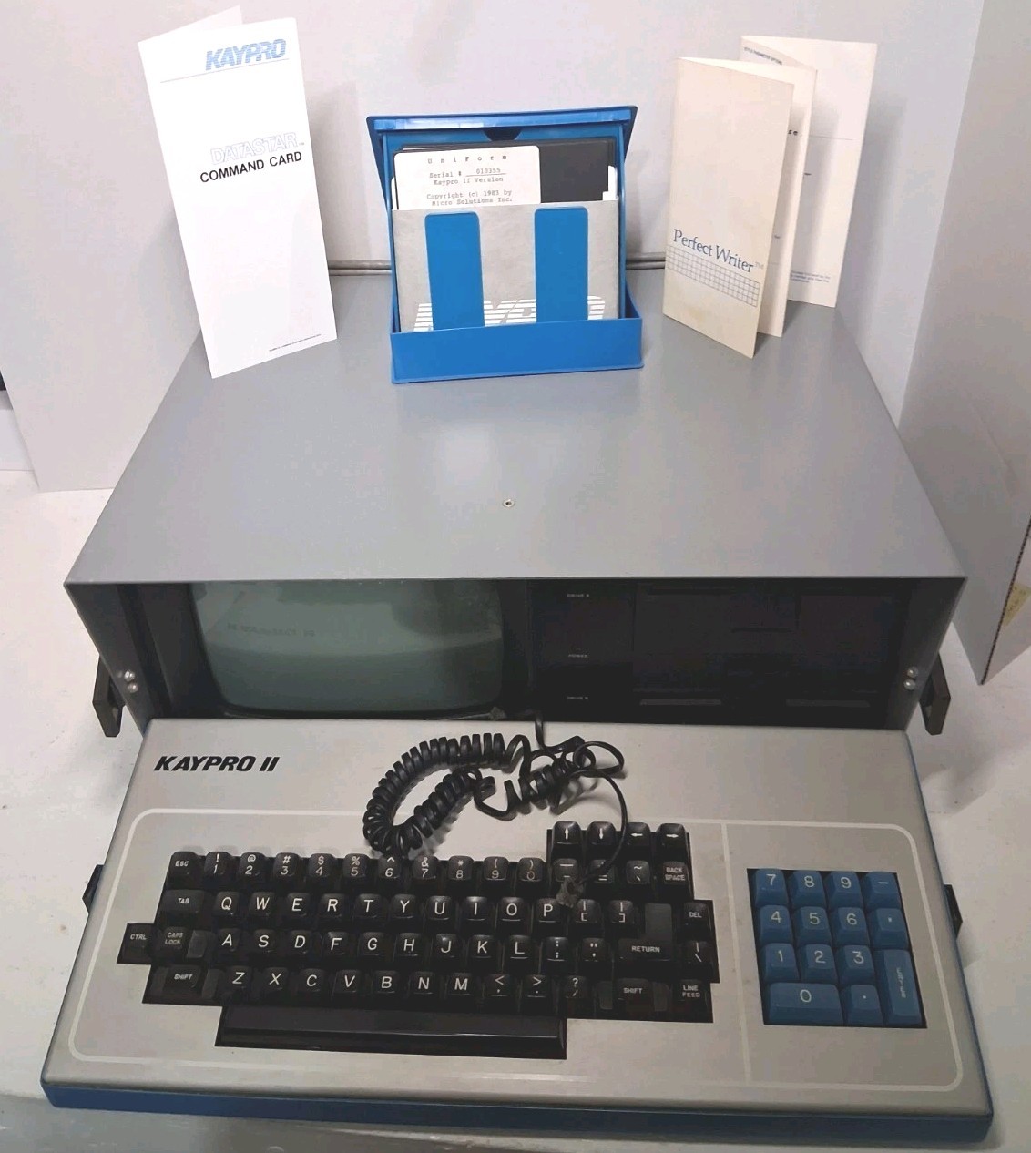 Kaypro II CP/M Computer Powers On w/ Software Disks Storage Case Vintage AS-IS