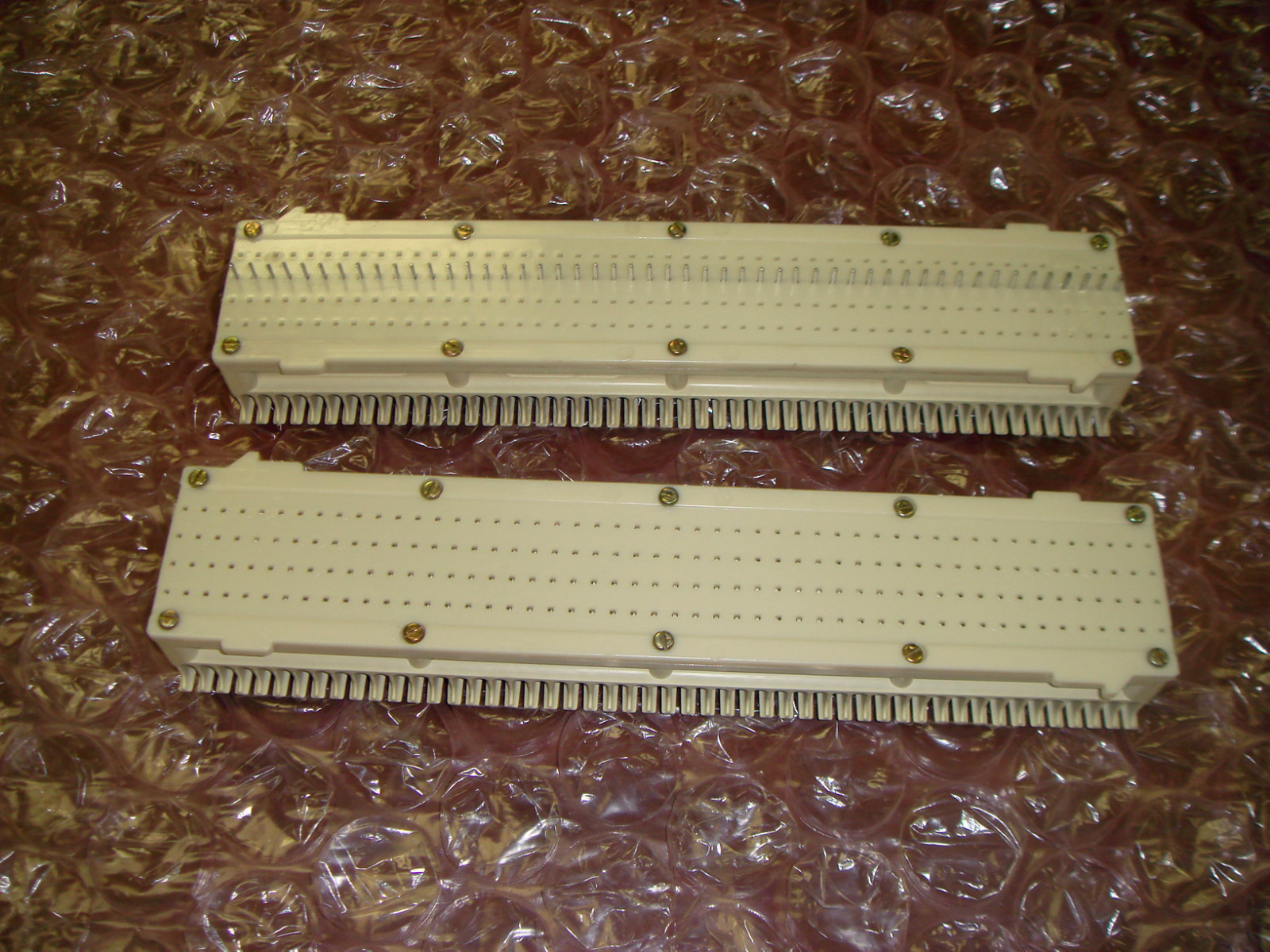 Siemon Co. 31.714 (M2-5W) Used Punch Block W/2 Male/ Terminal Blocks
