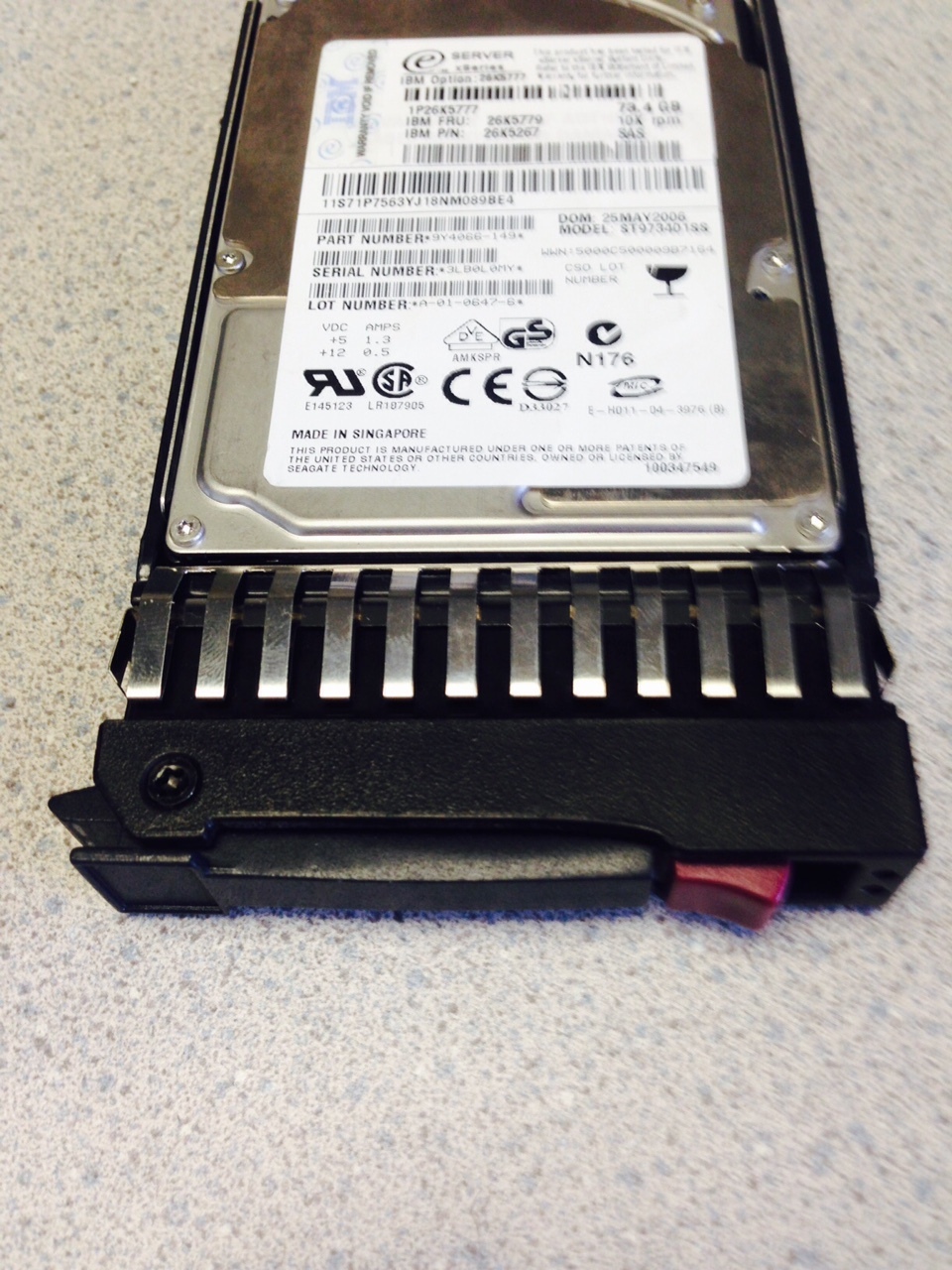 IBM eServer xSeries 73GB 10K 2.5" SAS Hard Drive SFF HDD ST973402SS 26K5779
