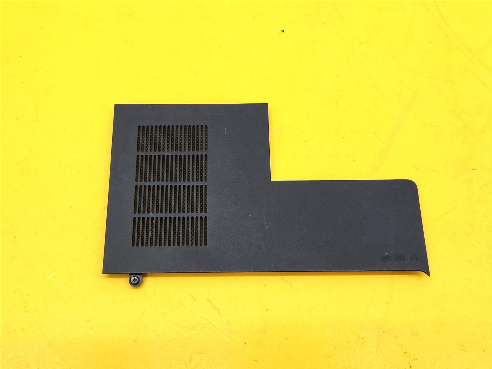 ⭐️⭐️⭐️⭐️⭐️Laptop Bottom RAM Memory Cover Access Door 1510B1309601 HP 2000-2d27CL
