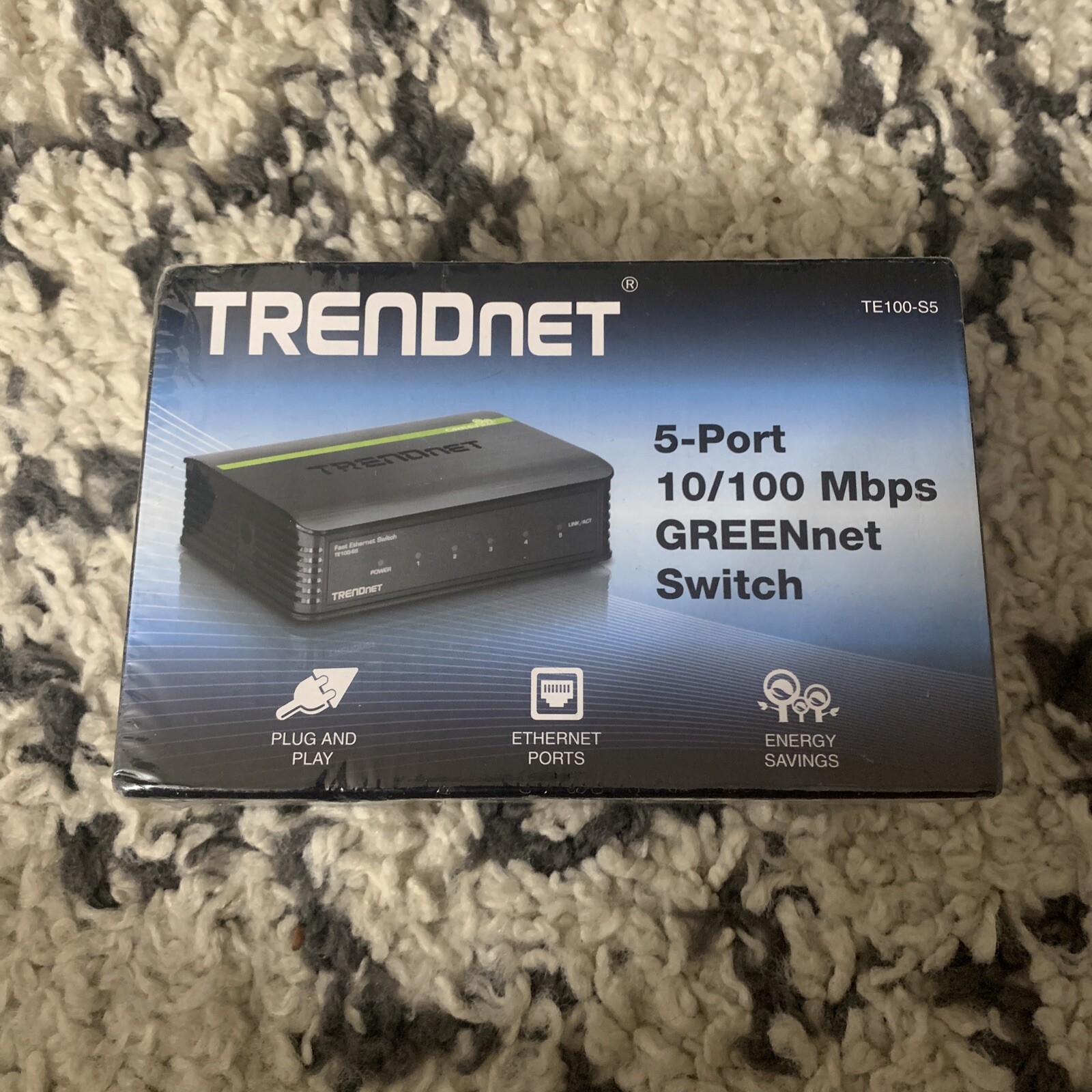 TRENDnet 5-Port Unmanaged 10/100 Mbps GREENnet Ethernet Desktop Te100-s5/a