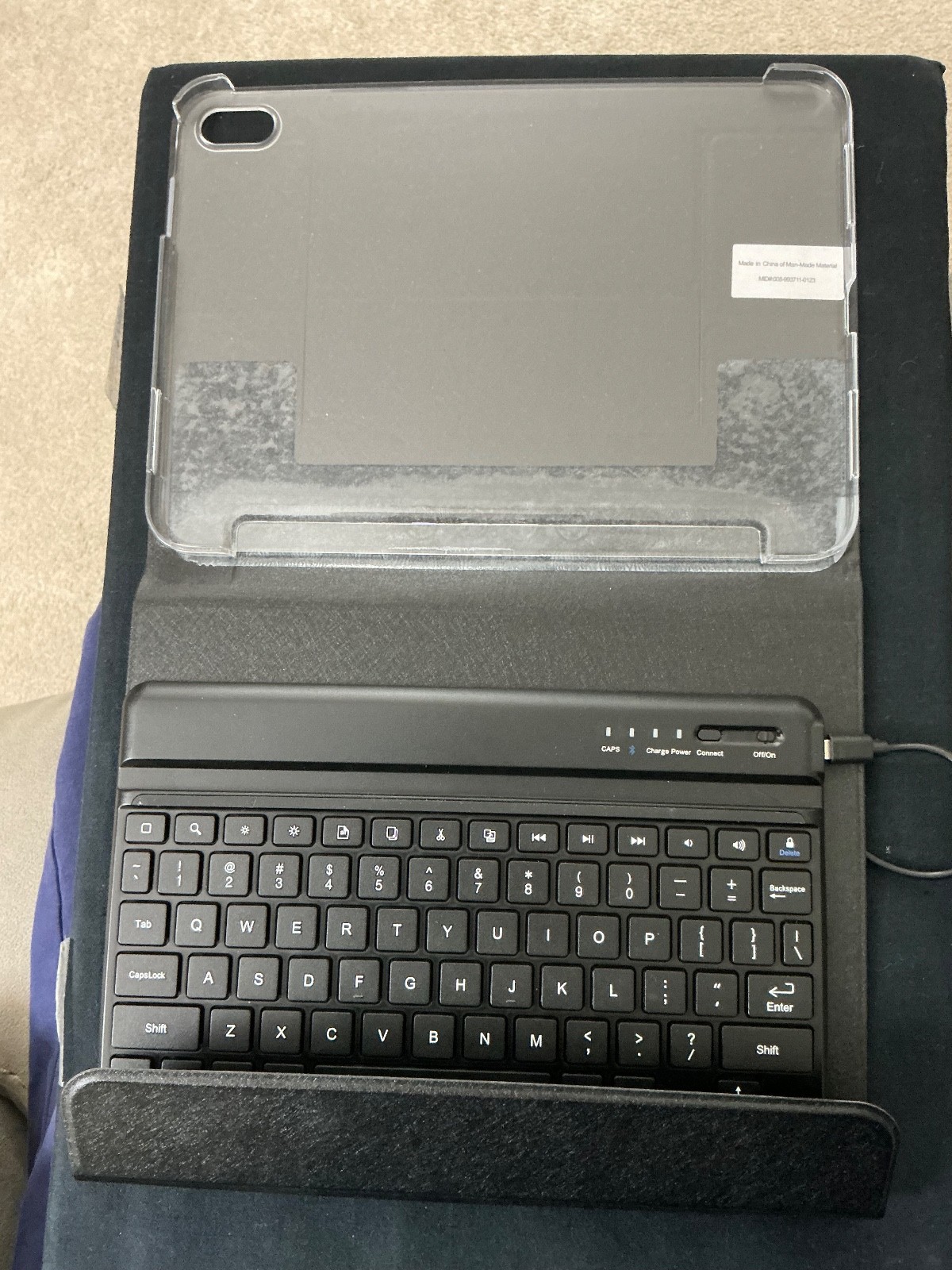 DIGITAL BASICS AIR EXEC KEYBOARD CASE FOR IPAD 10TH GENERATION ( NO BOX )