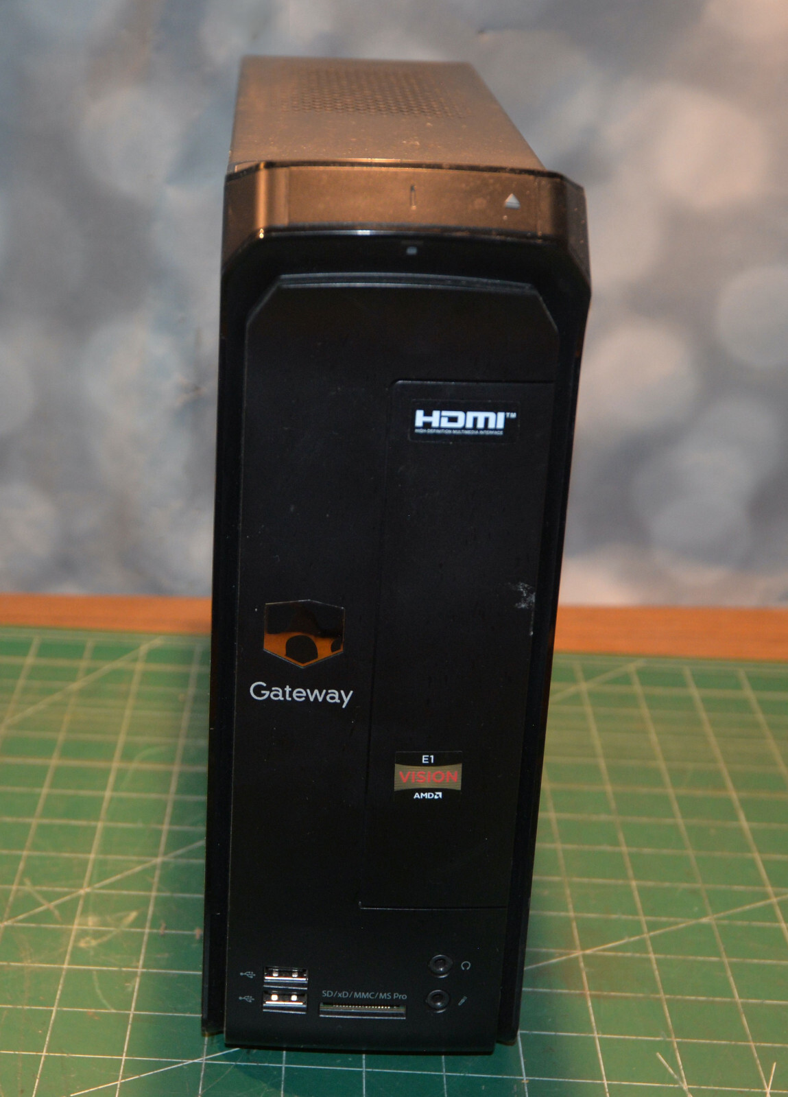 Gateway SX 2110G PC, AMD Dual Core E1-1500 APU w/Radeon HD 7310 Graphics
