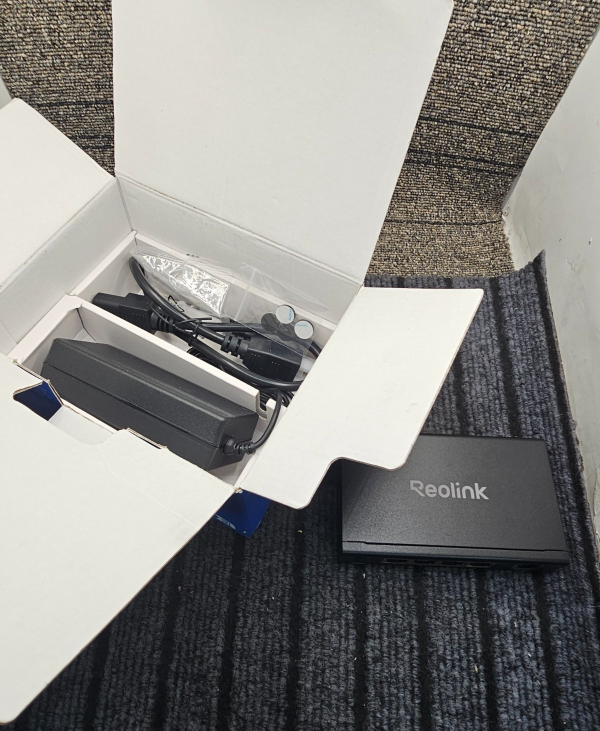 Reolink RLA-PS1E Plug & Play 5-Port Gigabit PoE+ Network Switch 65W Power Budget