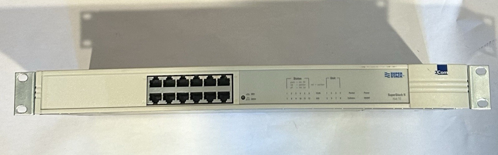 3Com SuperStack II Hub 10 12 Port 1667-010-050 802.3 AUI port Managed 3C16670A