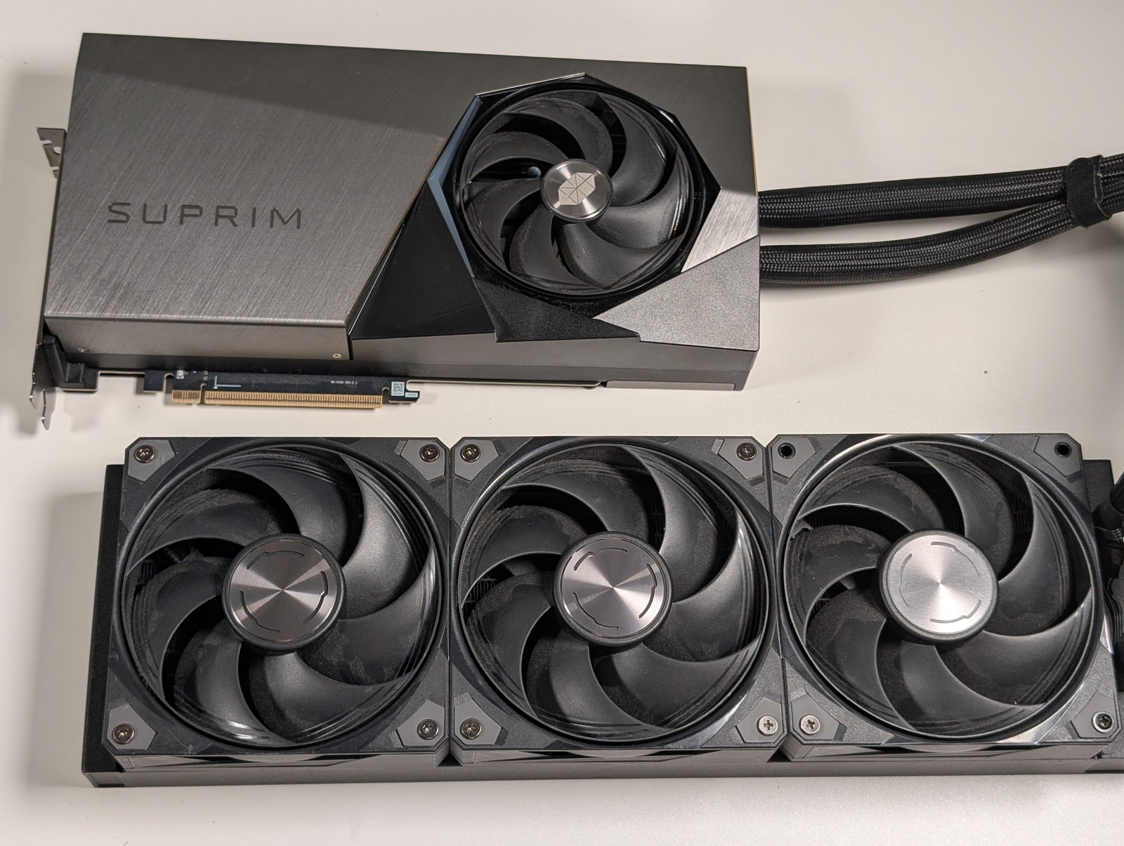 MSI GeForce RTX 5090 32GB GDDR7 SUPRIM Liquid SOC AIO 360mm