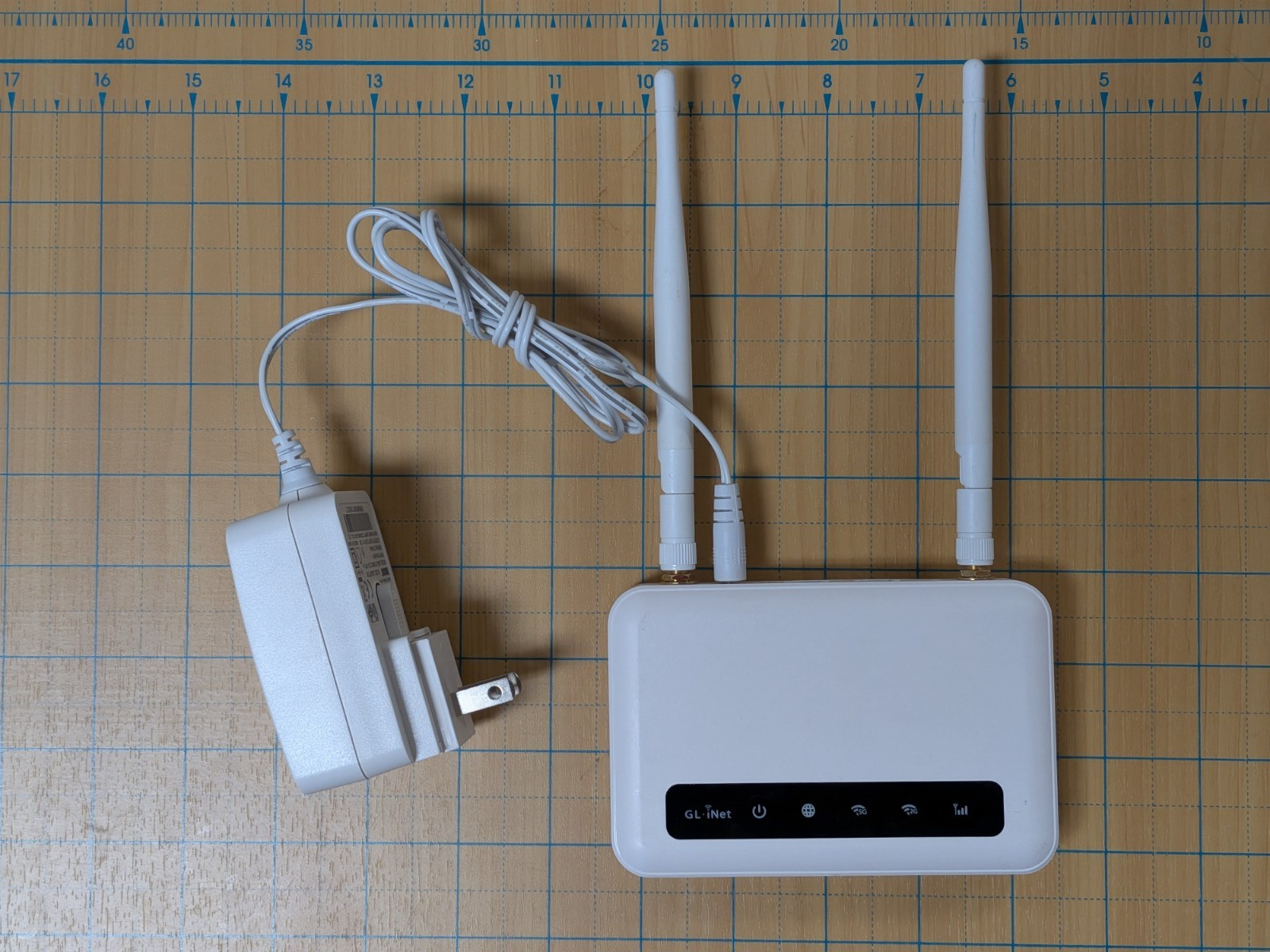 GL iNet Spitz GL-X750C4 4G LTE router 