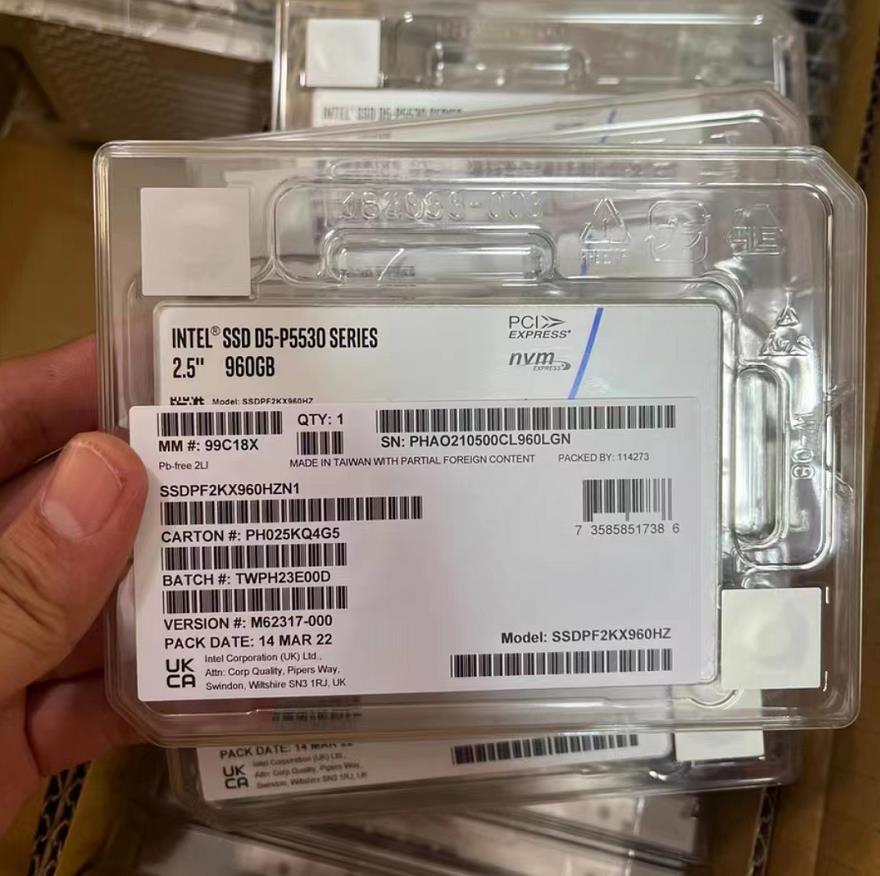 Intel SSD D5-P5530 960GB U.2 SSDPF2KX960HZN1 Series DC NVME PCIe4.0 x4