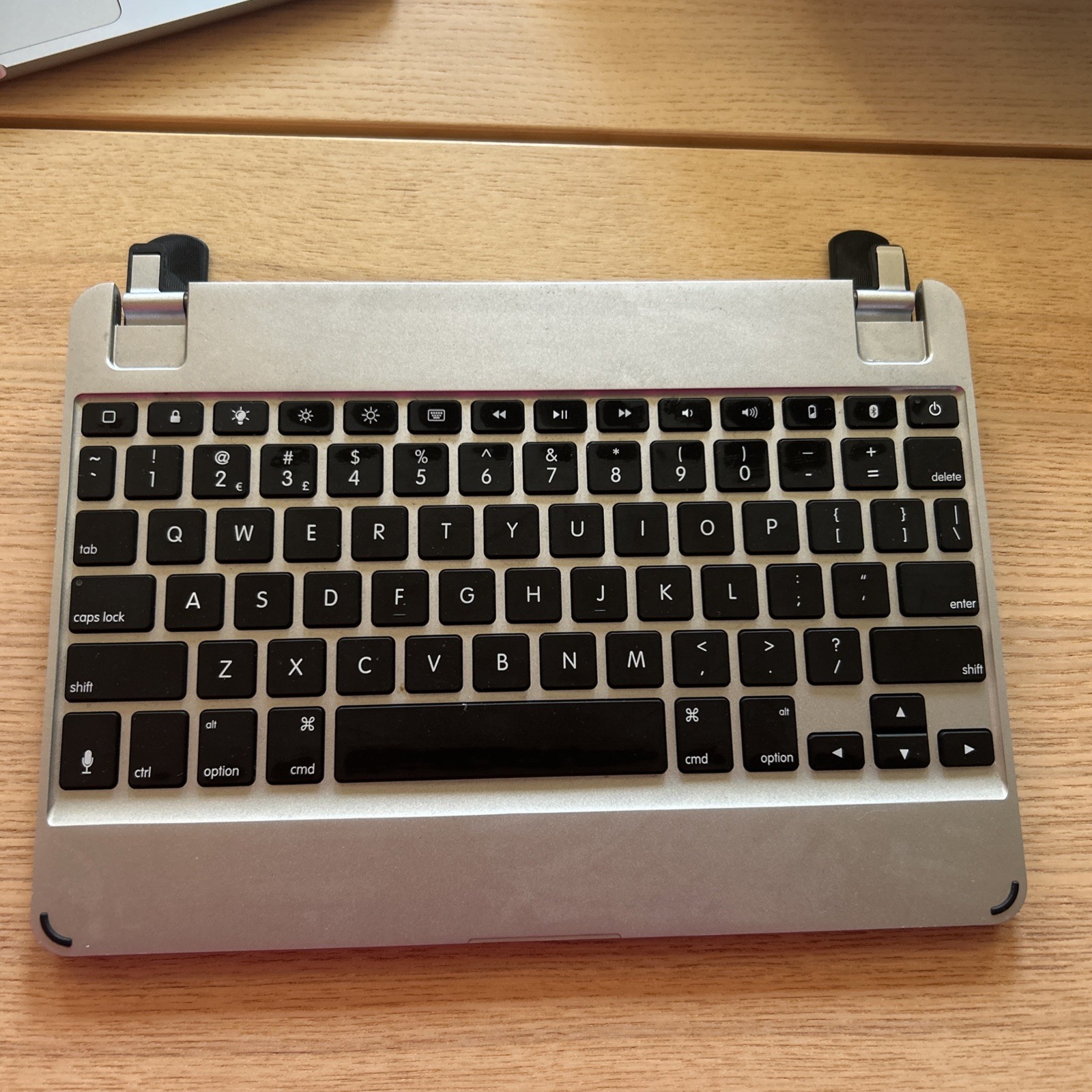 BRYDGE BRY1012 Wireless Keyboard for 9.7" iPad, Backlit Bluetooth, Space Gray