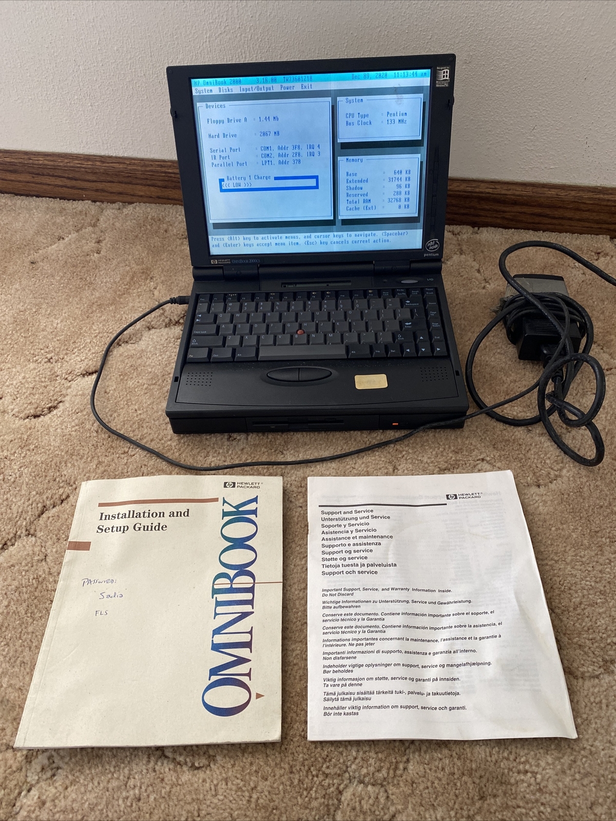 Vintage HP Hewlett Packard Omnibook 2000CS Laptop
