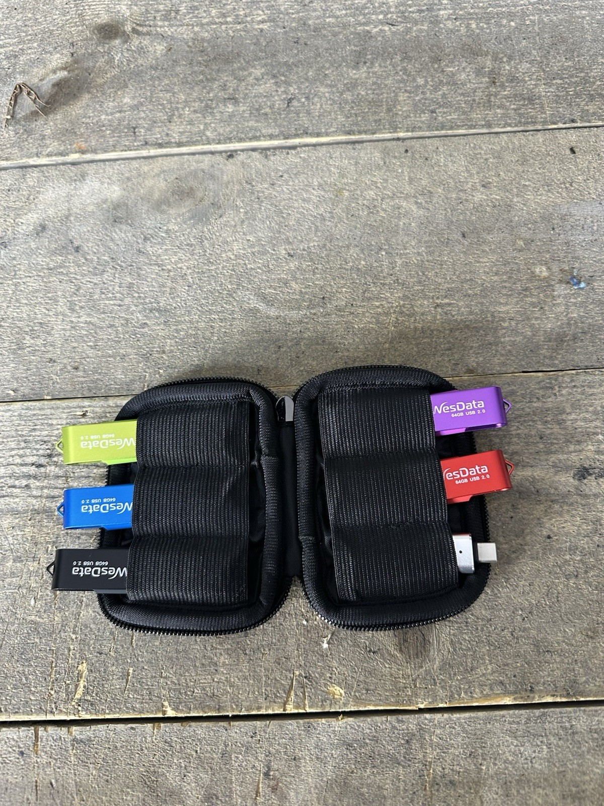 WesData 5 Pack 64GB USB Flash Drive and USB C Adapters in a Case