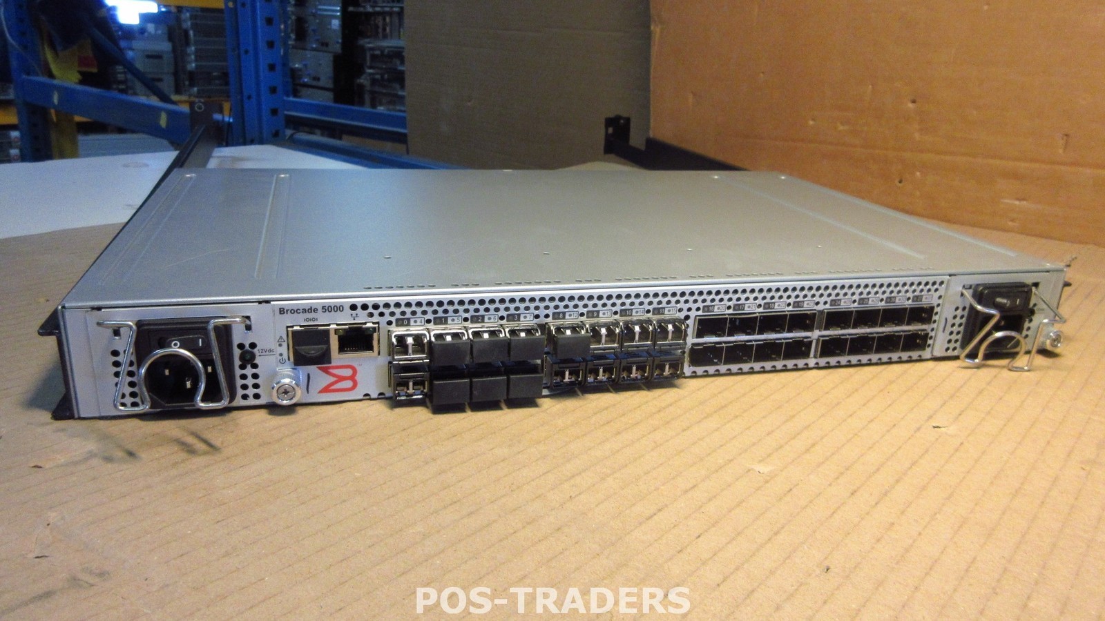 DELL JY187 BROCADE 5000 32-PORT 4GB FIBRE CHANNEL SWITCH INCL 16X SFP'S + RACKM