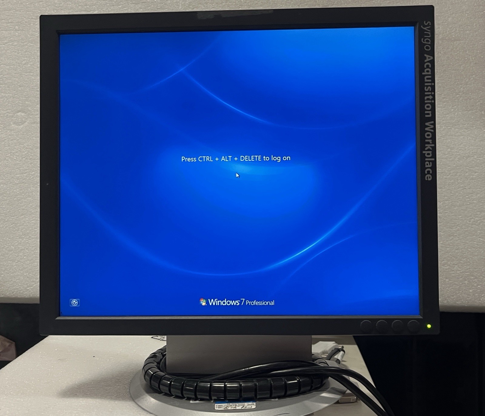 EIZO DSC 1908-D 19" Medical LCD Display Monitor 6GF6210-2CM03 10293050 Tested