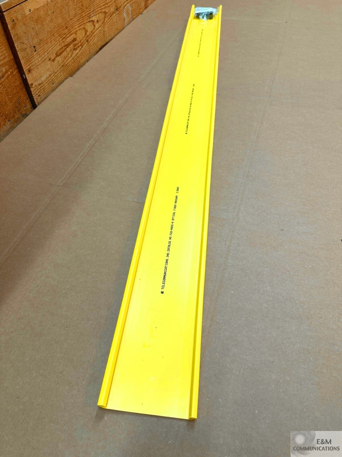 NEW FGS-MSHC-A ADC TE COMMSCOPE FIBERGUIDE 4" 6 FT HORIZ COVER W/HINGE HW KIT
