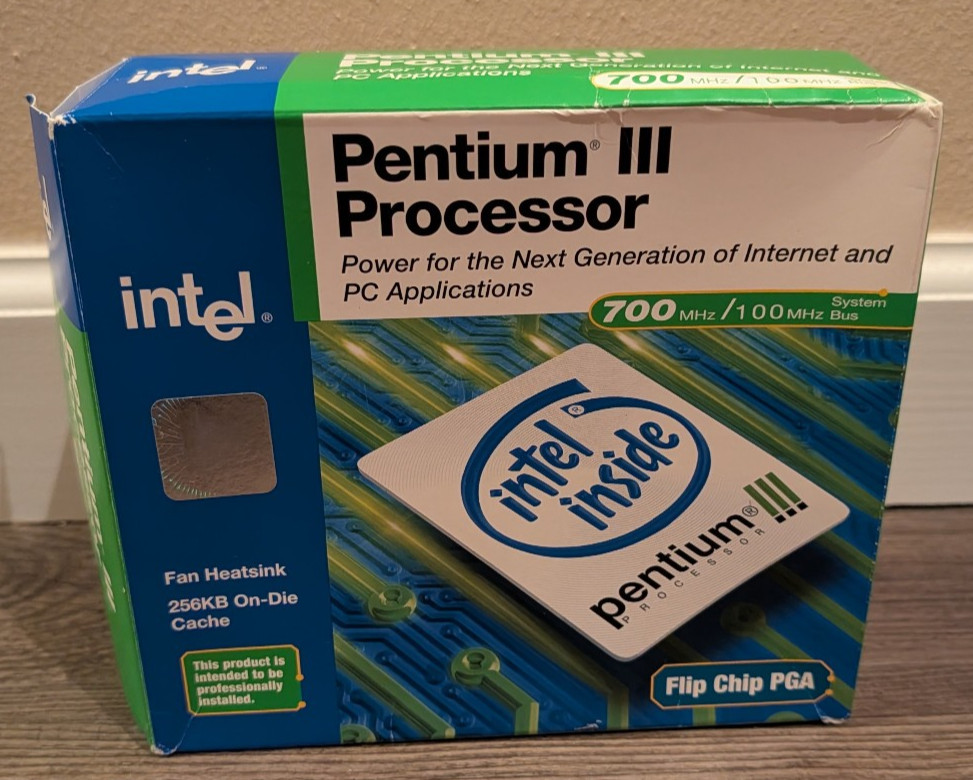 Pentium III - Socket 370 - 700 MHz/100 MHz FSB - Open Box