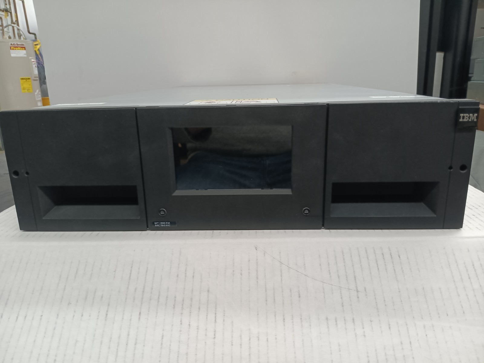 IBM 3555-E3A Tape Library Expansion TS4300 w/power supply, drive blanks