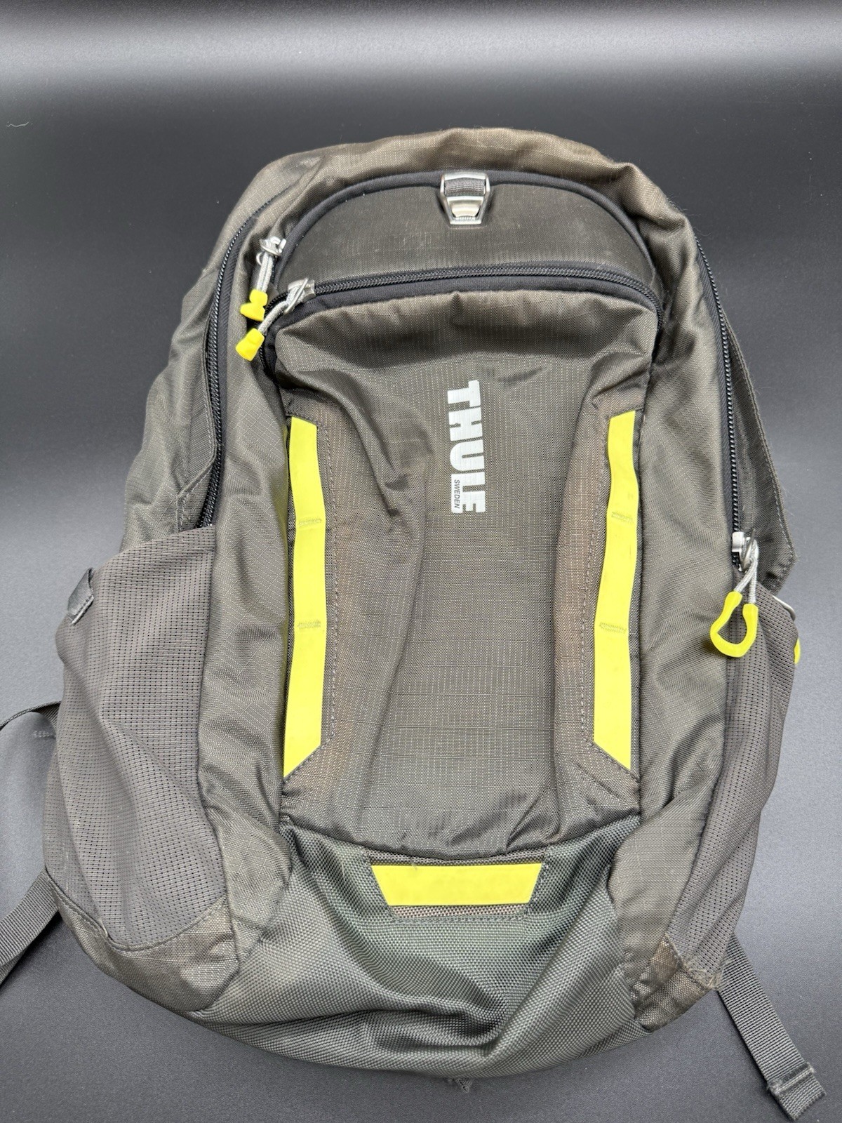 Thule EnRoute 12L Sling Pack Grey Multi Padded Compartments EUC
