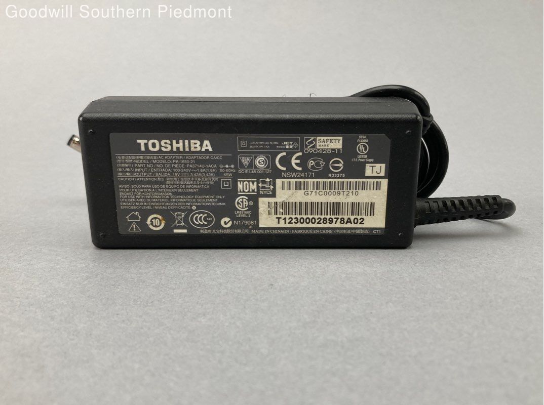 Genuine OEM Toshiba 65W AC Adapter Charger Small Tip 19V 3.42A