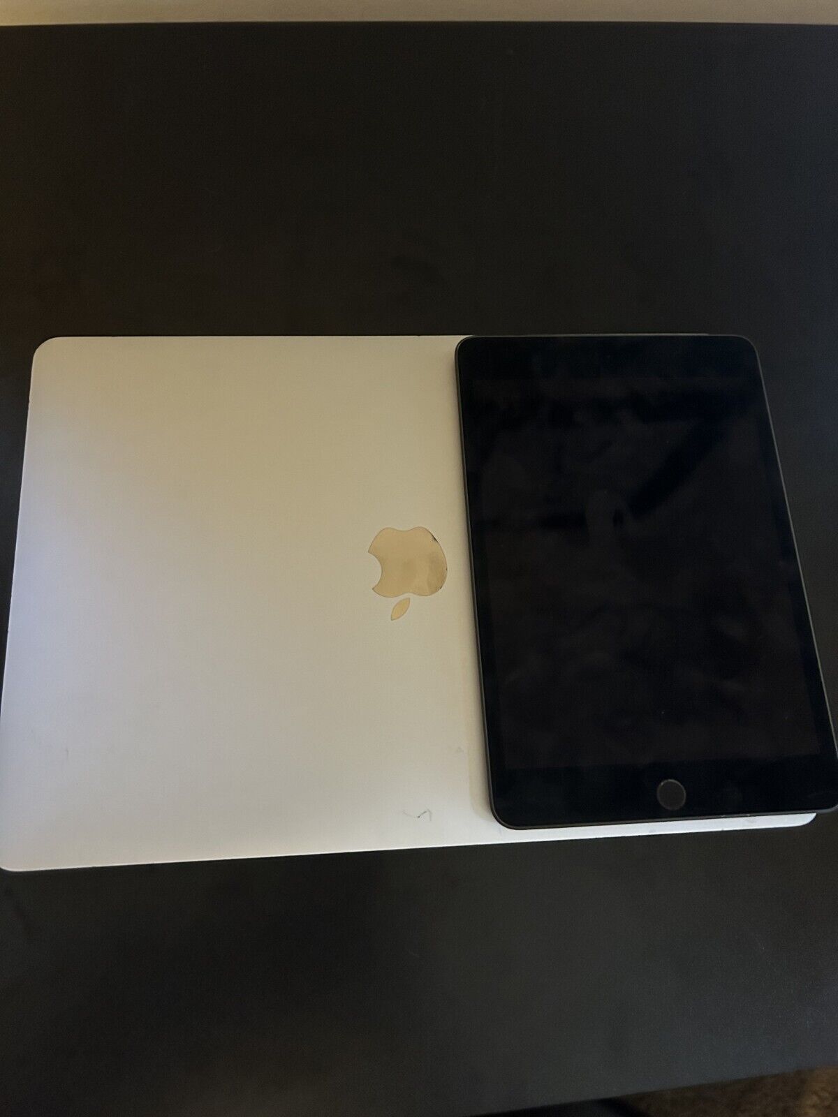 Apple Macbook Pro 2020 - iPad mini 5th gen (Both Activation Locked) Lot