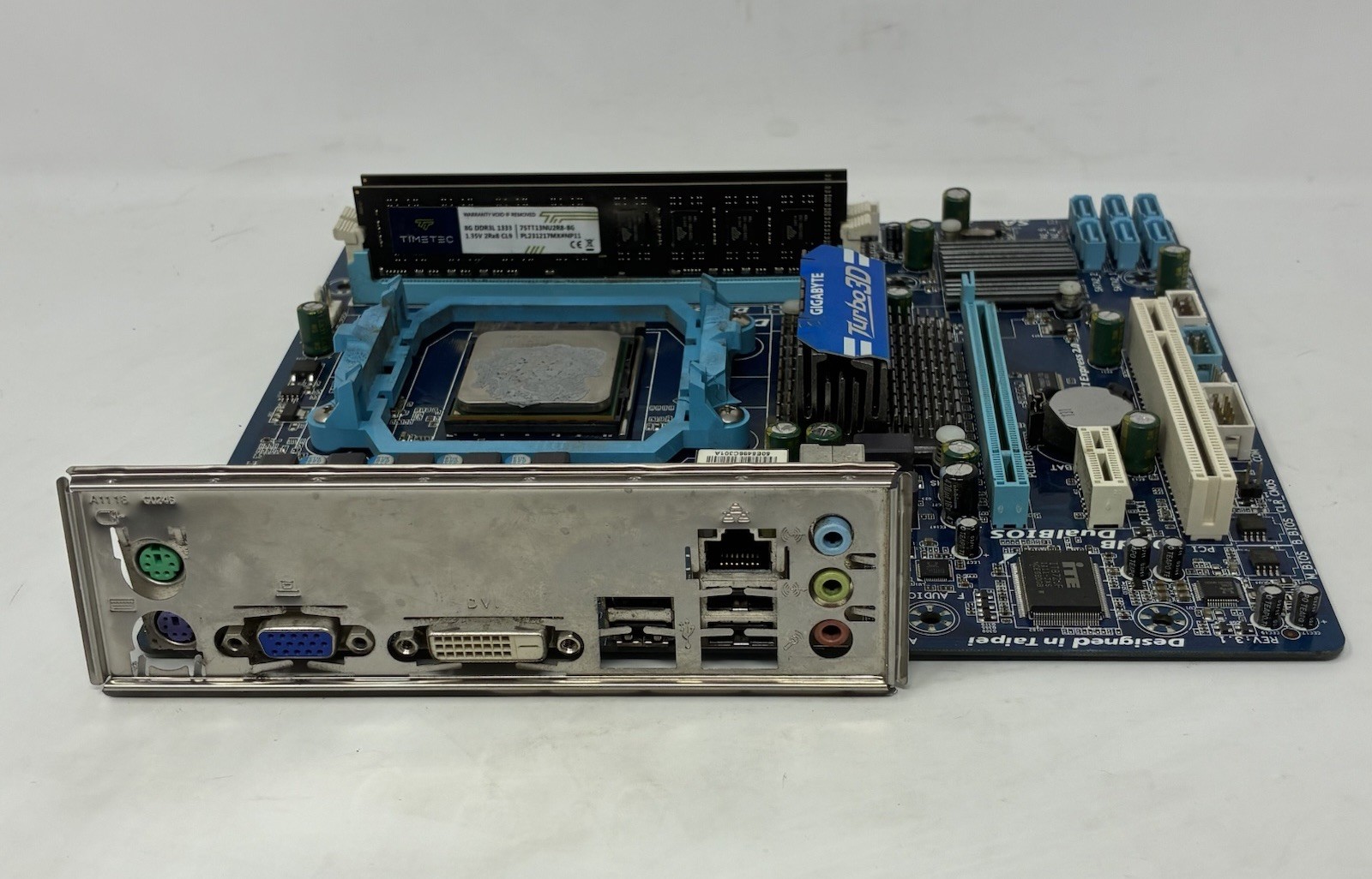 GigaByte AMD 760G Motherboard GA-78LMT-S2P FX 8320 8 Core 3.5Ghz  16GB DDR3 I/O