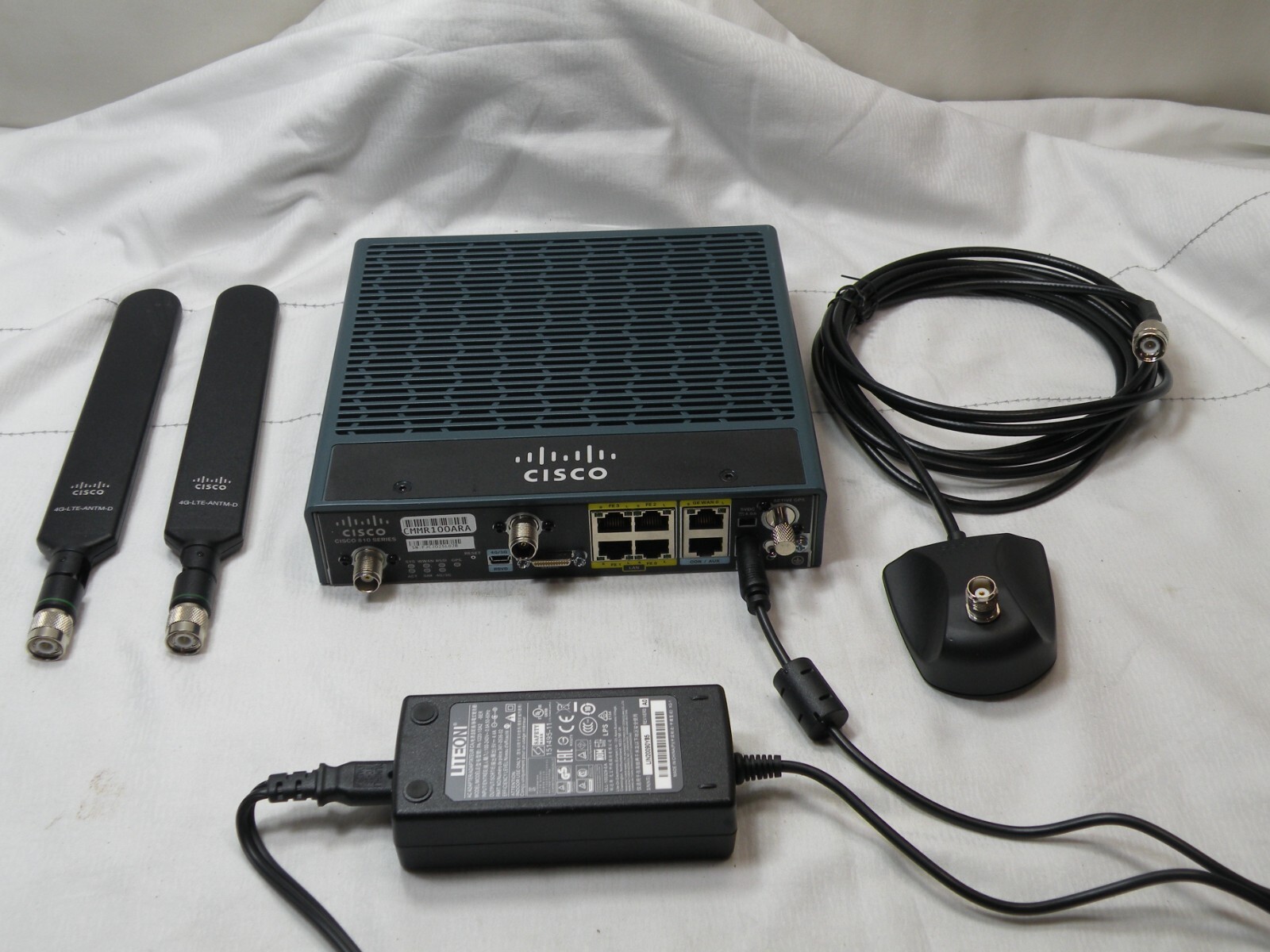 Cisco 819-4G Integrated Router w/Power Supply & Antennas, 4G-AE010-R, Works fine