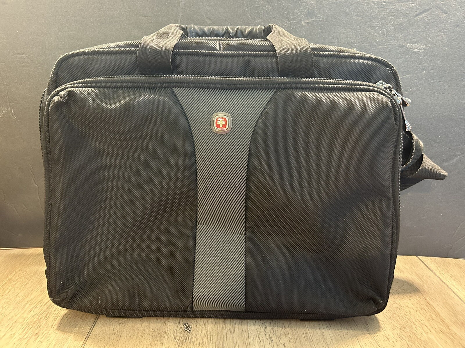 Swiss Gear Black Nylon Laptop Computer Shoulder Cross Body Briefcase Travel Tote