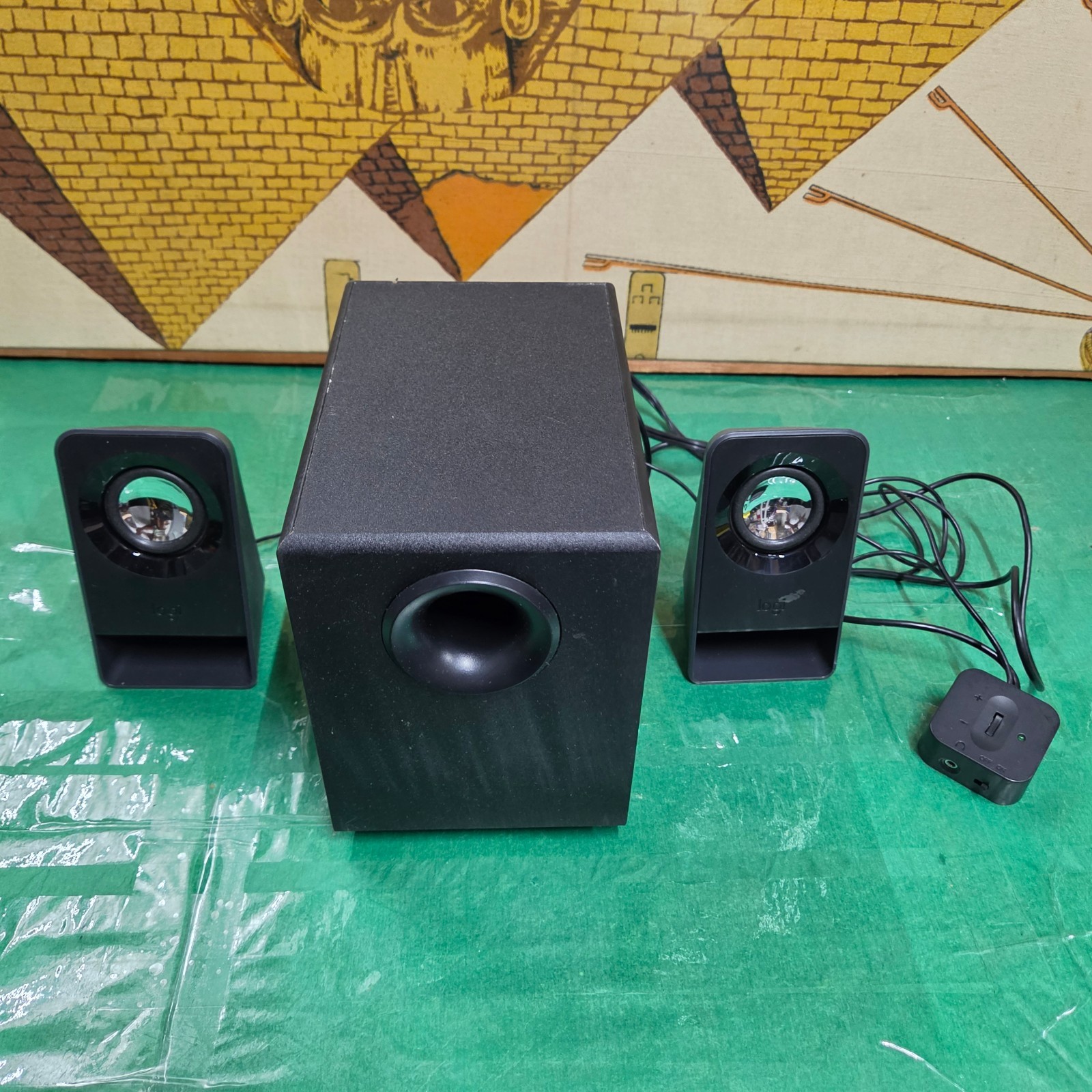 Logitech Z213 Compact 2.1 Speaker System - Black