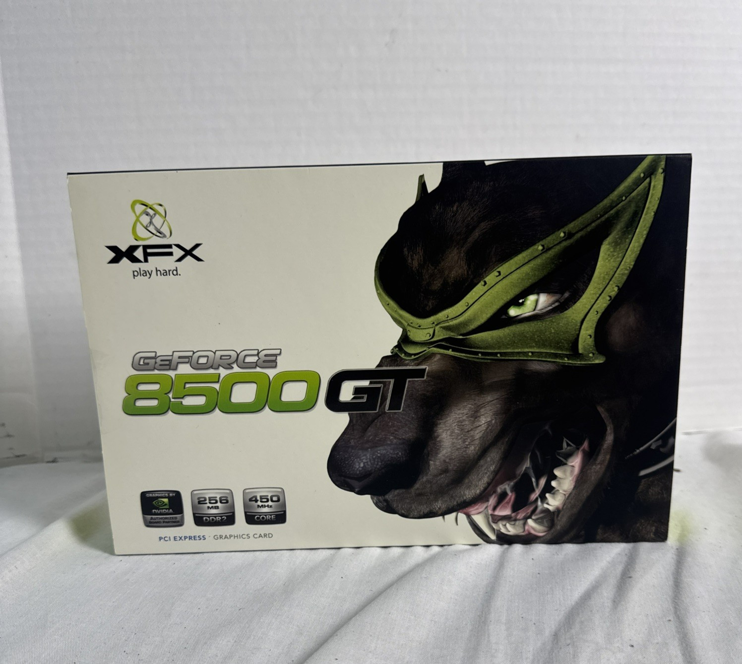 XFX Nvidia GeForce 8500 Gt 256mb DDR2 450 MHz Core Graphics Card NEW IN BOX