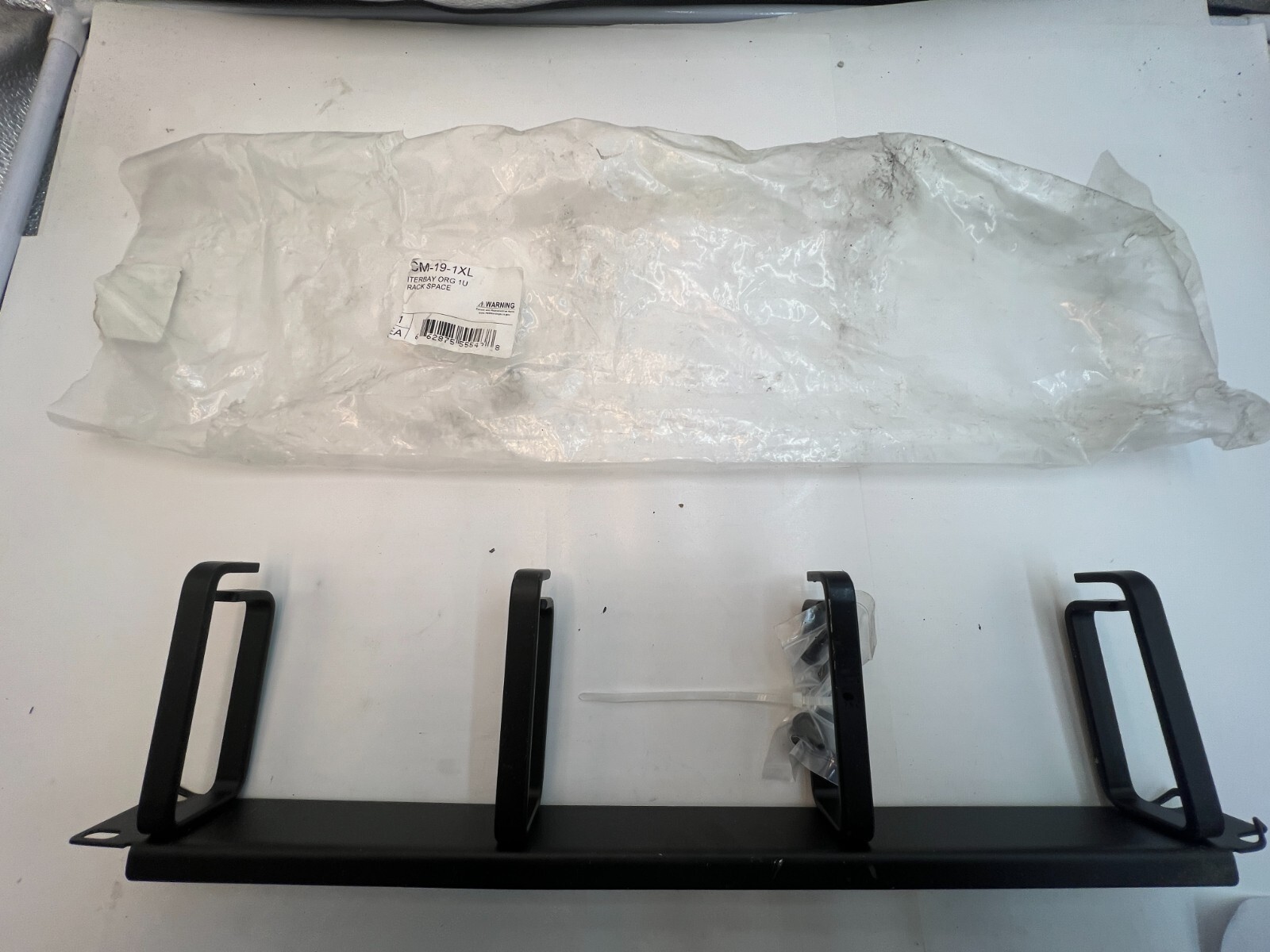 Legrand Ortronics FCM-19-1XL Interbay Organizer 1U 1 Rack Space