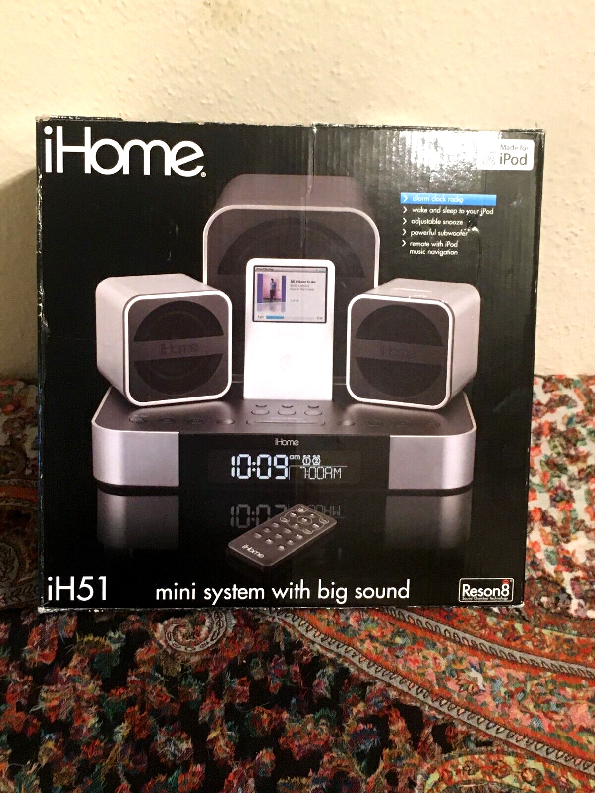 iHome iH51 2.1 Micro System with Dual Alarm Clock Radio for iPod (Silver)