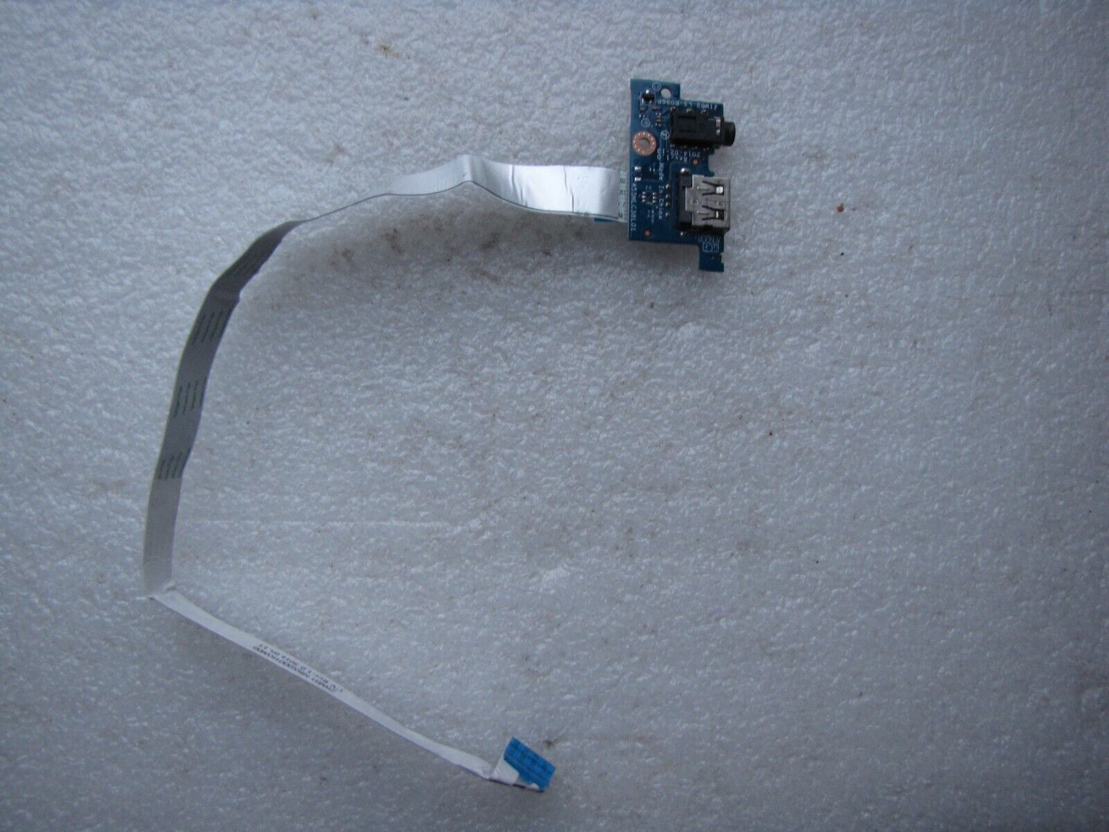 Lenovo B50-45 (model 20388) I/O ports (audio + USB) board (P/N: ZIWB2 LS-B096P)
