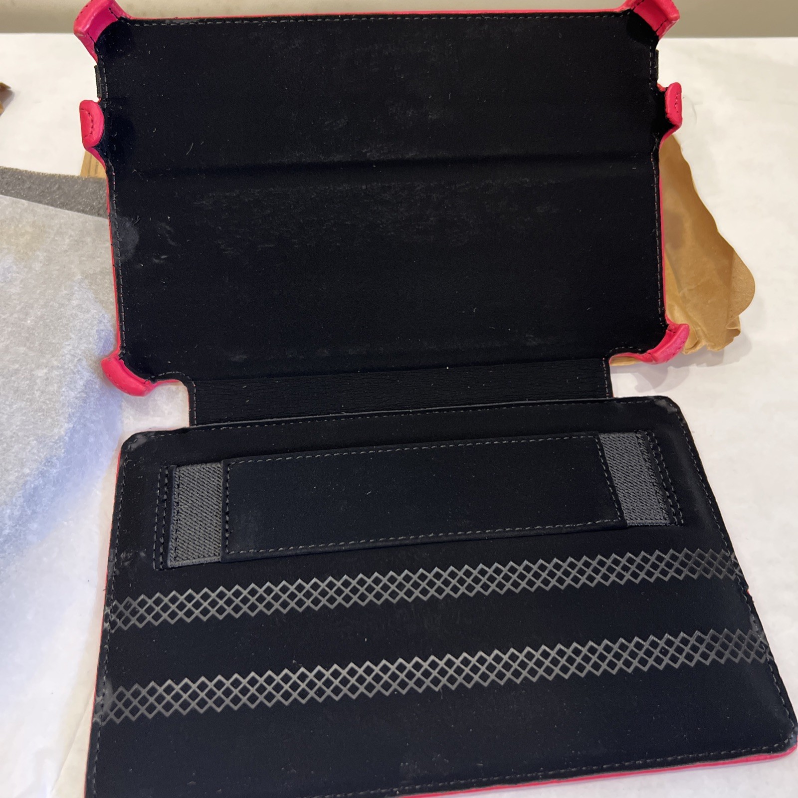 Kindle Fire Case (Pink) CEO Hybrid By Marware Part # KFHB24 New