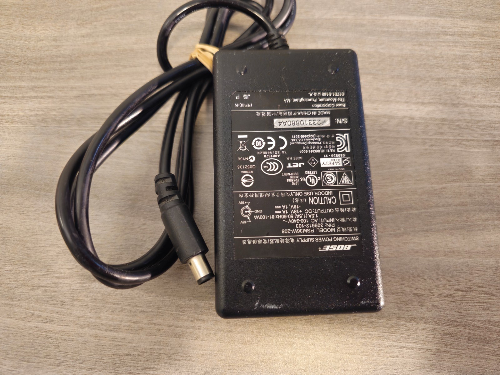 Original Black Bose PSM36W-208 Sounddock I Power supply AC Adapter 18V 4 Prongs