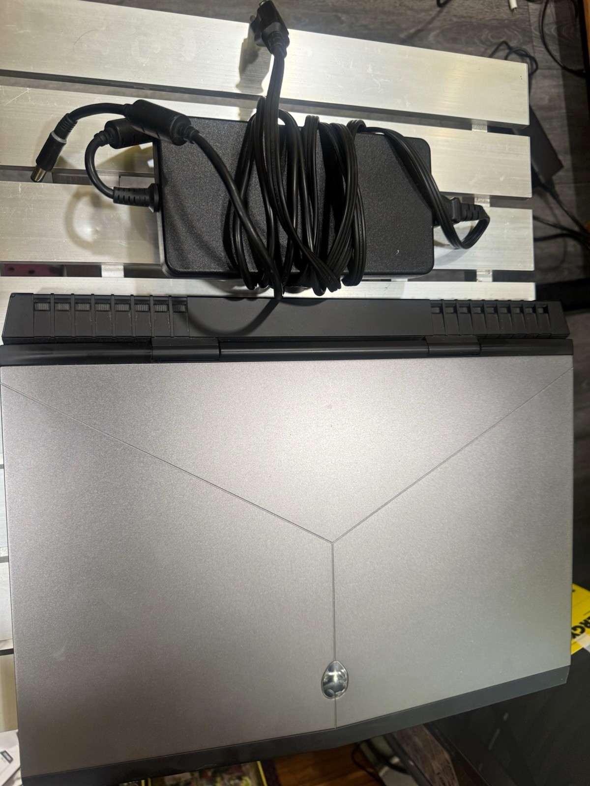 Alienware 17 R4 Gaming 17" FHD i7-7700HQ 2.8GHz 16GB 1TB SSD Win11